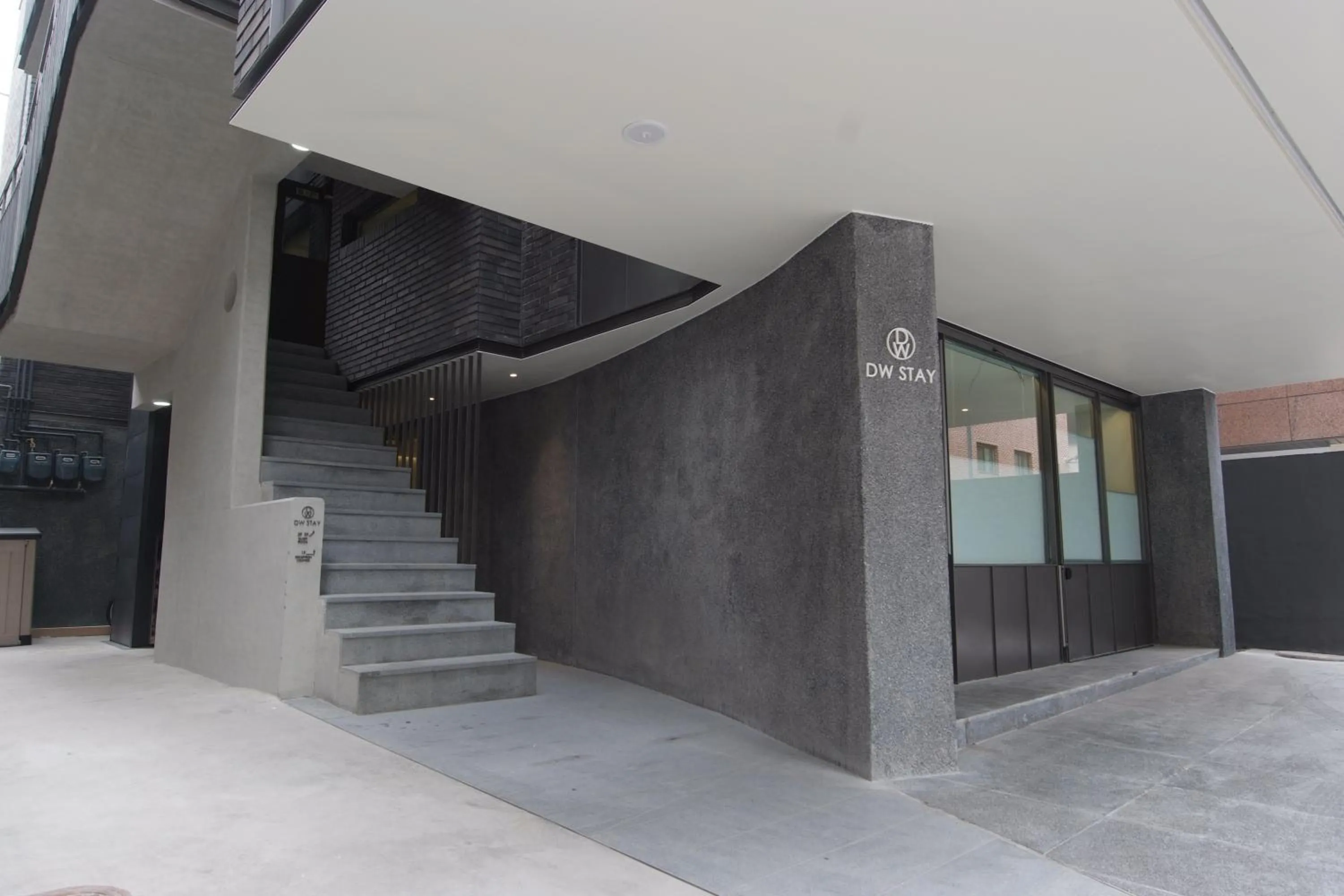 Decorative detail in DW STAY HONGDAE