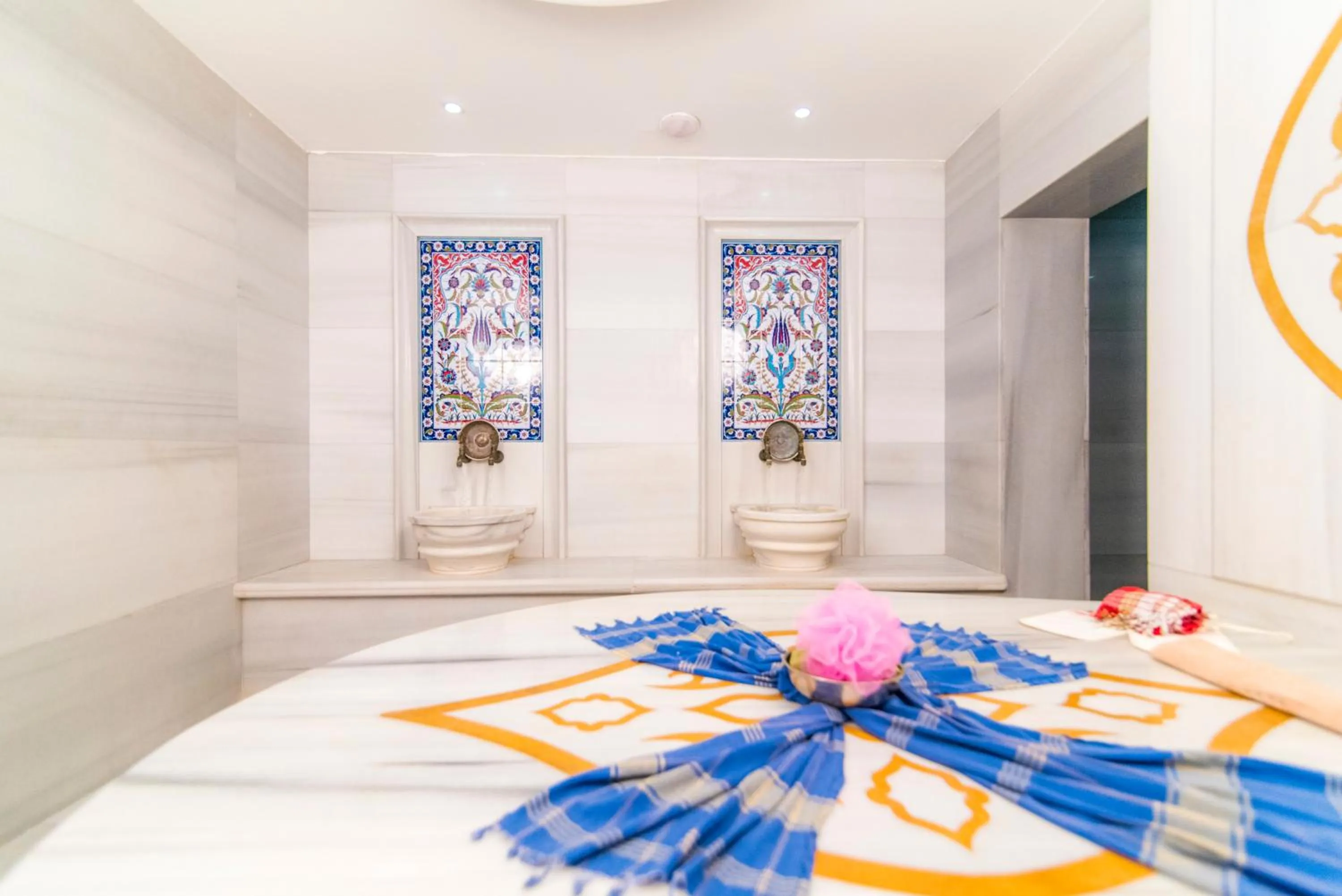 Spa and wellness centre/facilities, Bed in MidMar Deluxe Hotel