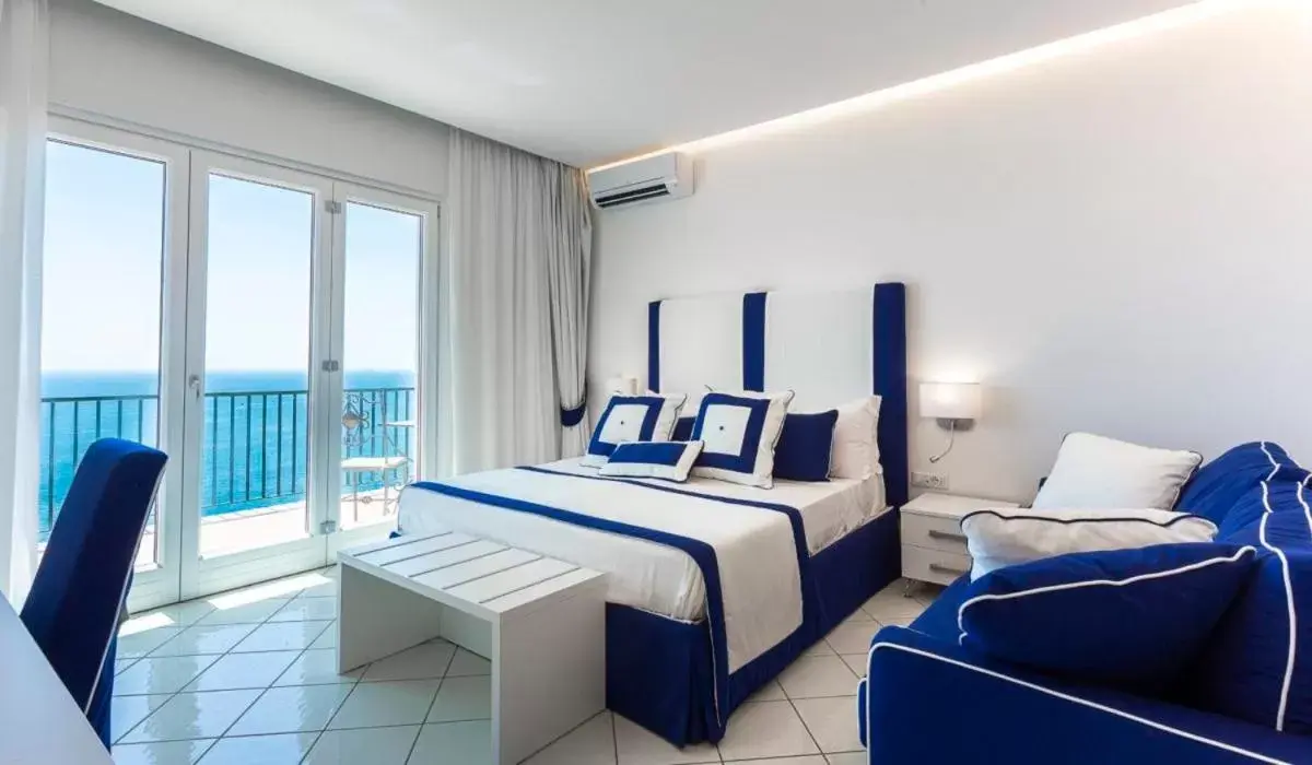 Superior Double Room - single occupancy in Hotel Bristol Superior Double Room - single occupancy in Hotel Bristol