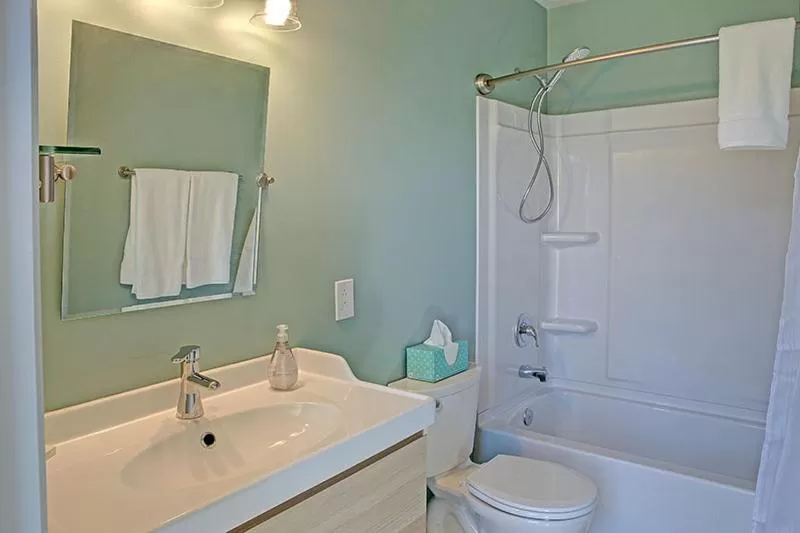 Shower, Bathroom in The Vue B&B