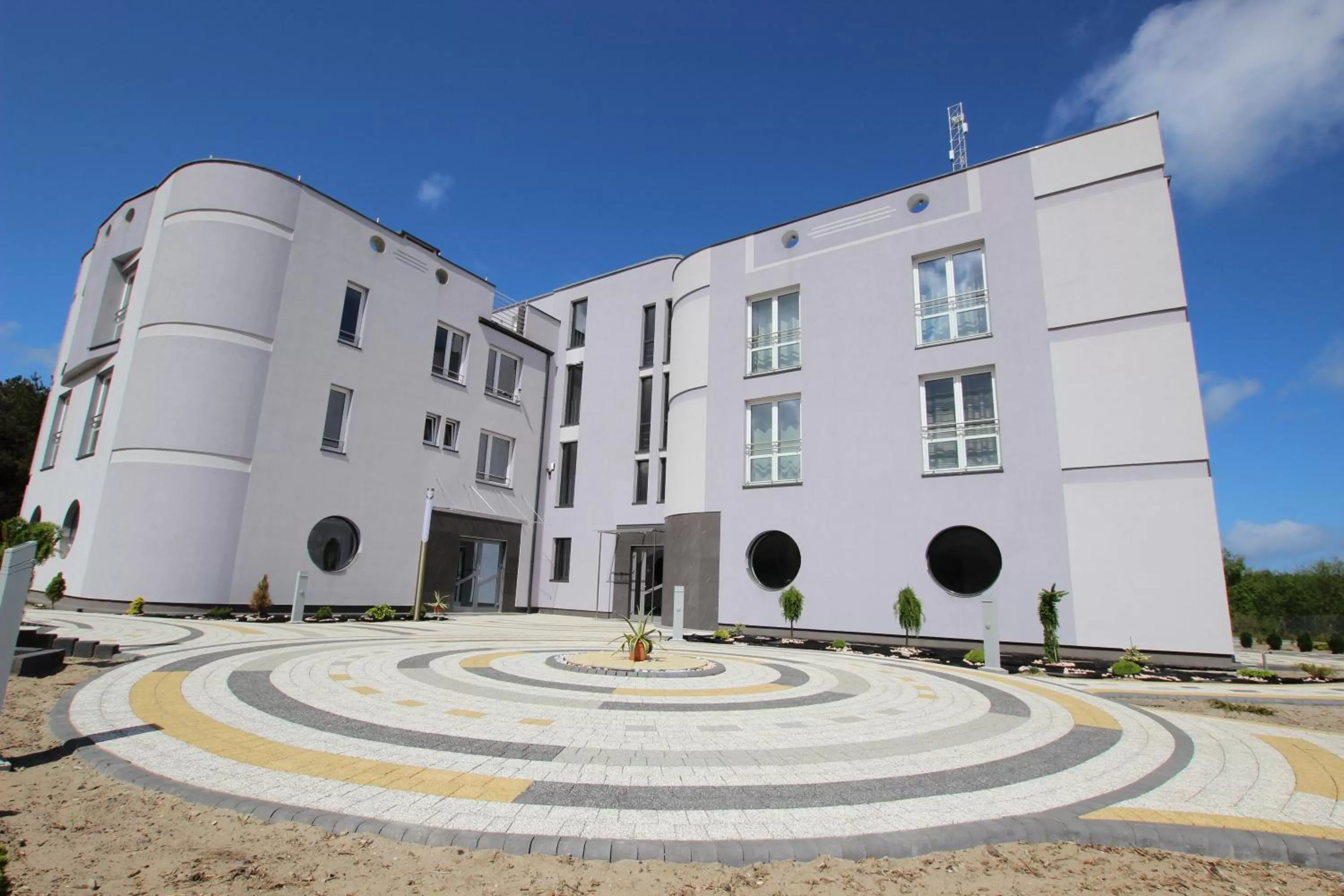 Facade/entrance in Resident Rene