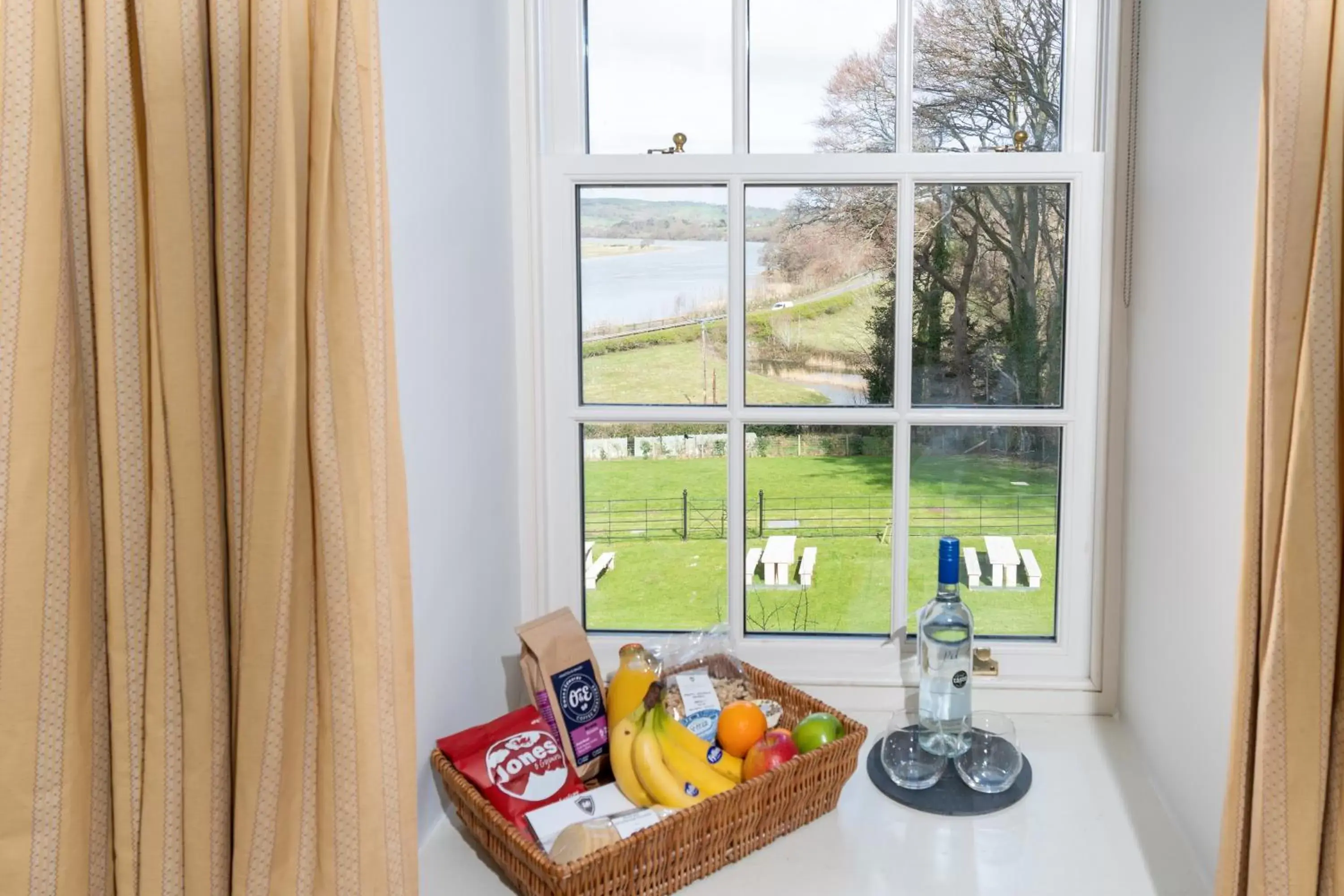 Double Room with Mountain View in The Farmhouse at Bodnant Welsh Food Double Room with Mountain View in The Farmhouse at Bodnant Welsh Food