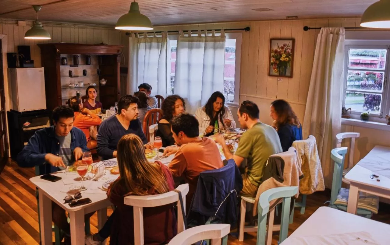 Restaurant/Places to Eat in Hostal Triwe