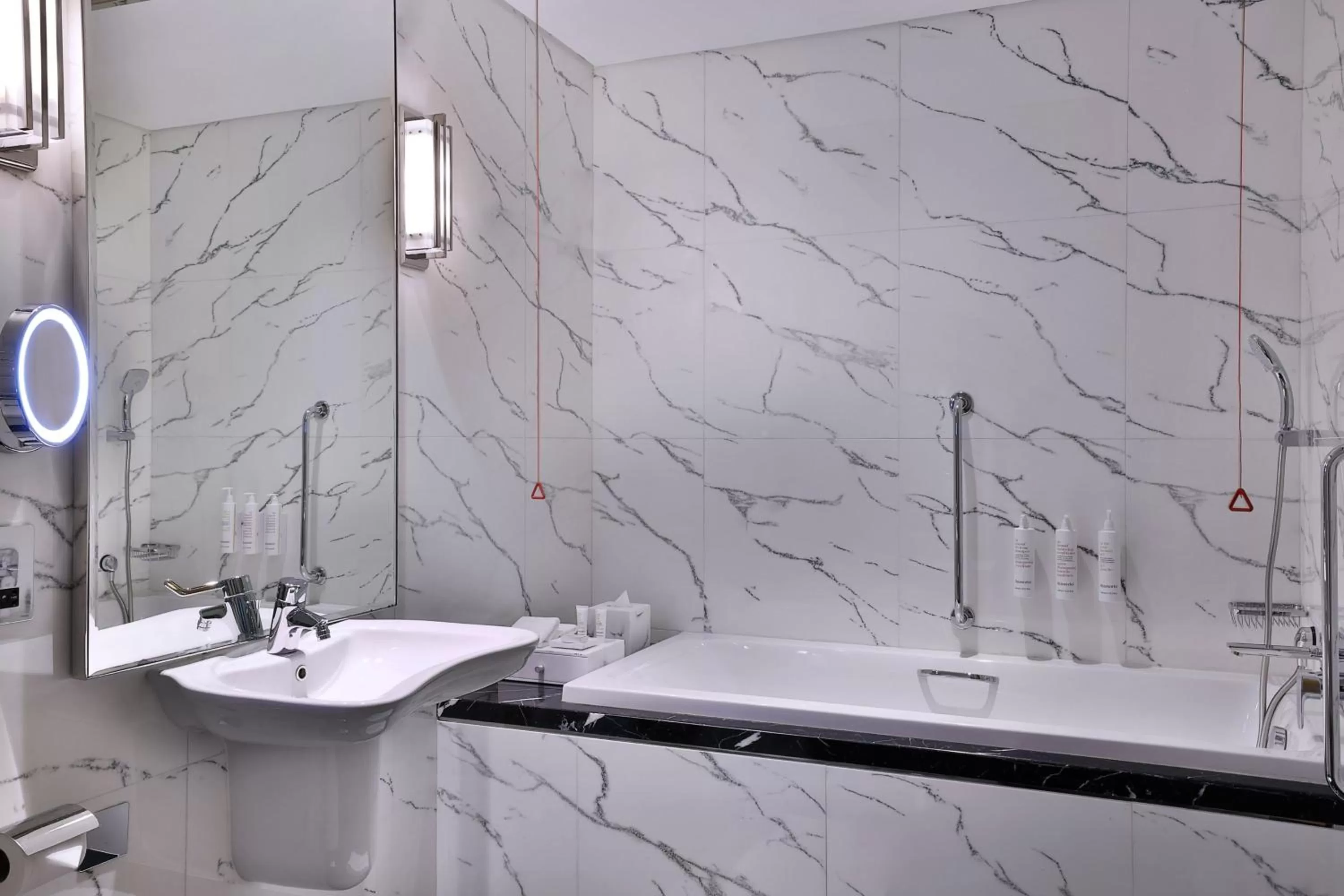 Bathroom in Marriott Resort Palm Jumeirah, Dubai