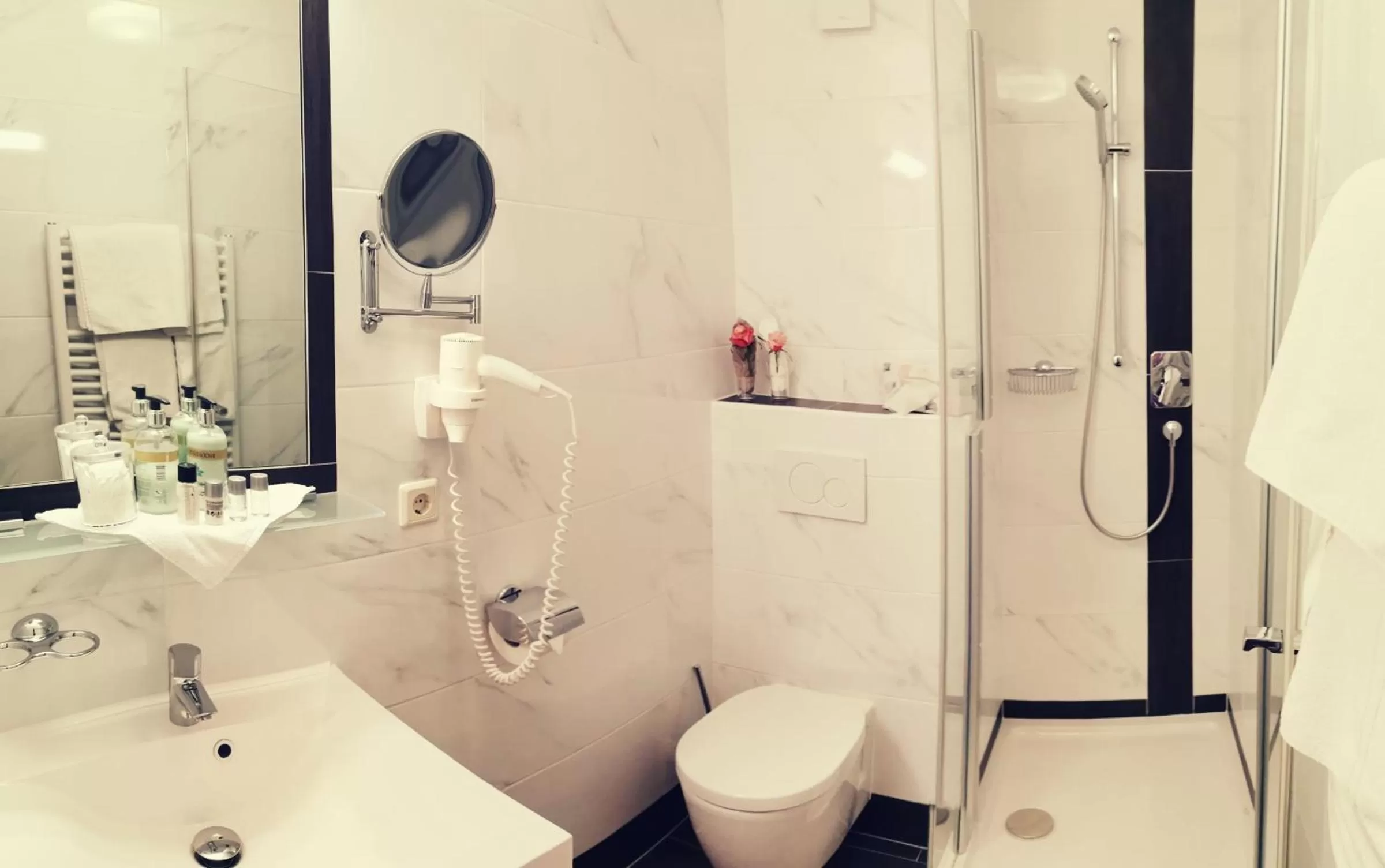 Bathroom in Panorama Hotel Gasthof Leidingerhof