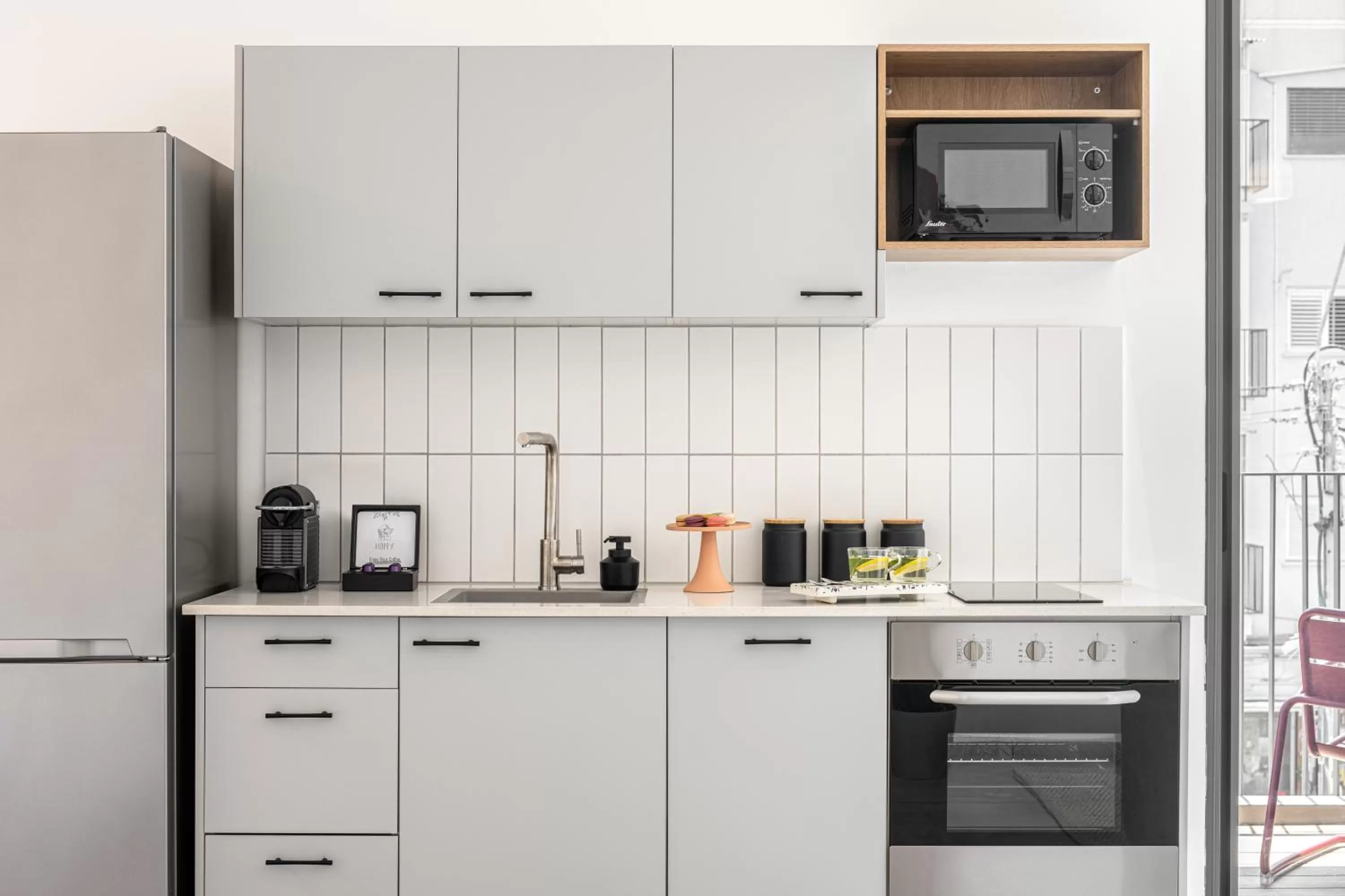 Coffee/tea facilities in Mate GEORGE - By HOMY