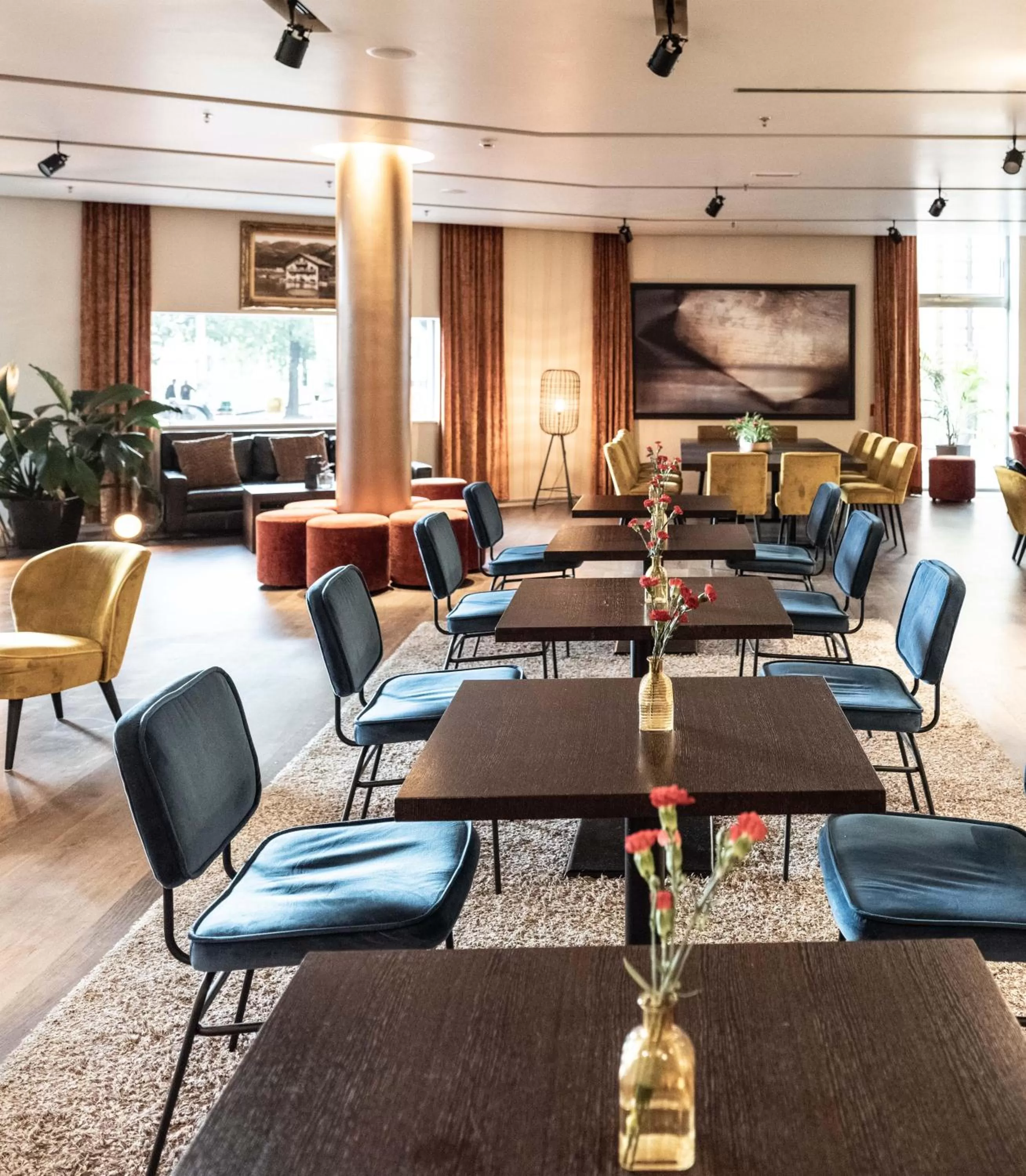 Lounge or bar in Falkensteiner Hotel Bratislava