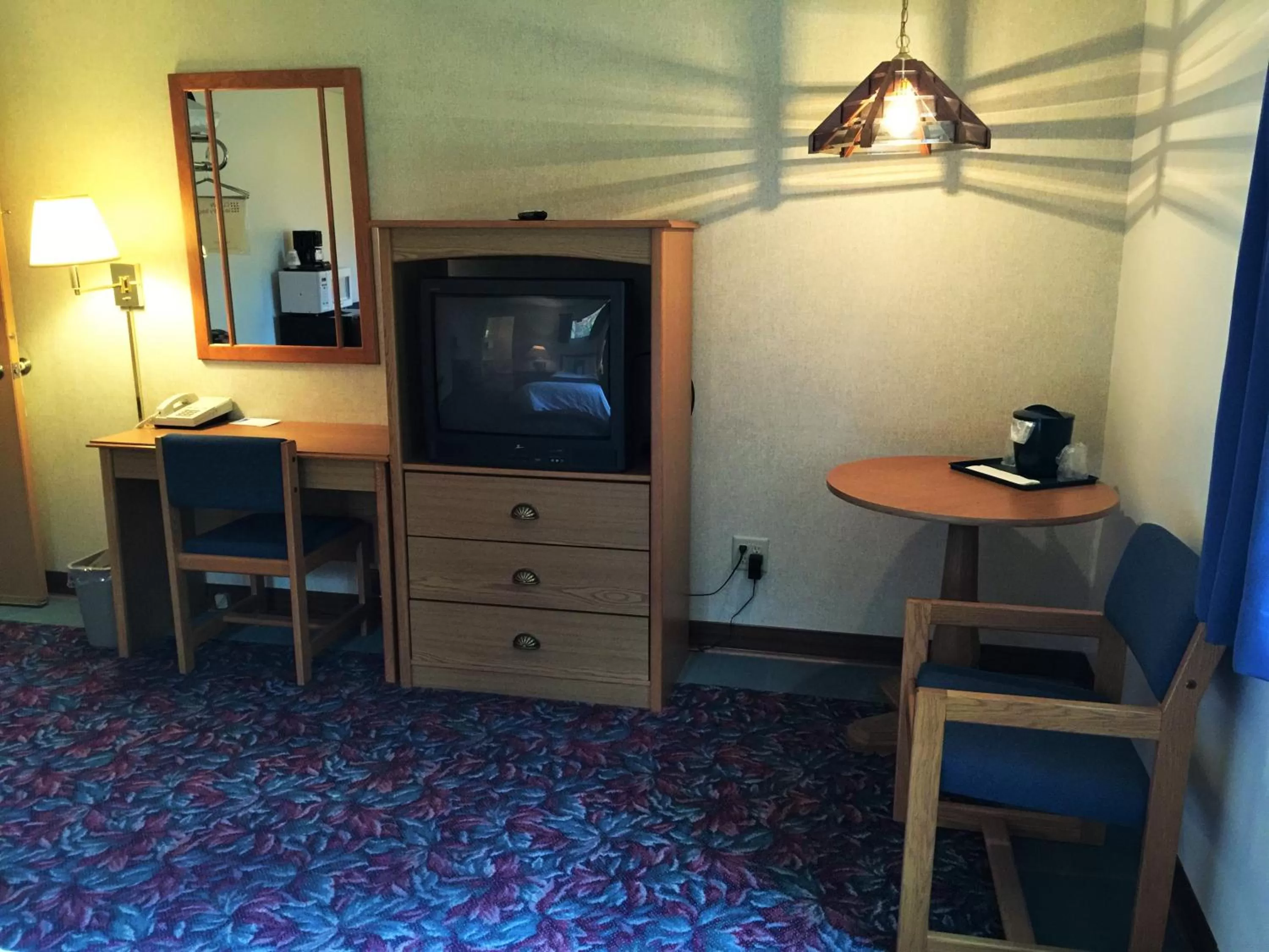 Photo of the whole room in Cedar Motor Inn