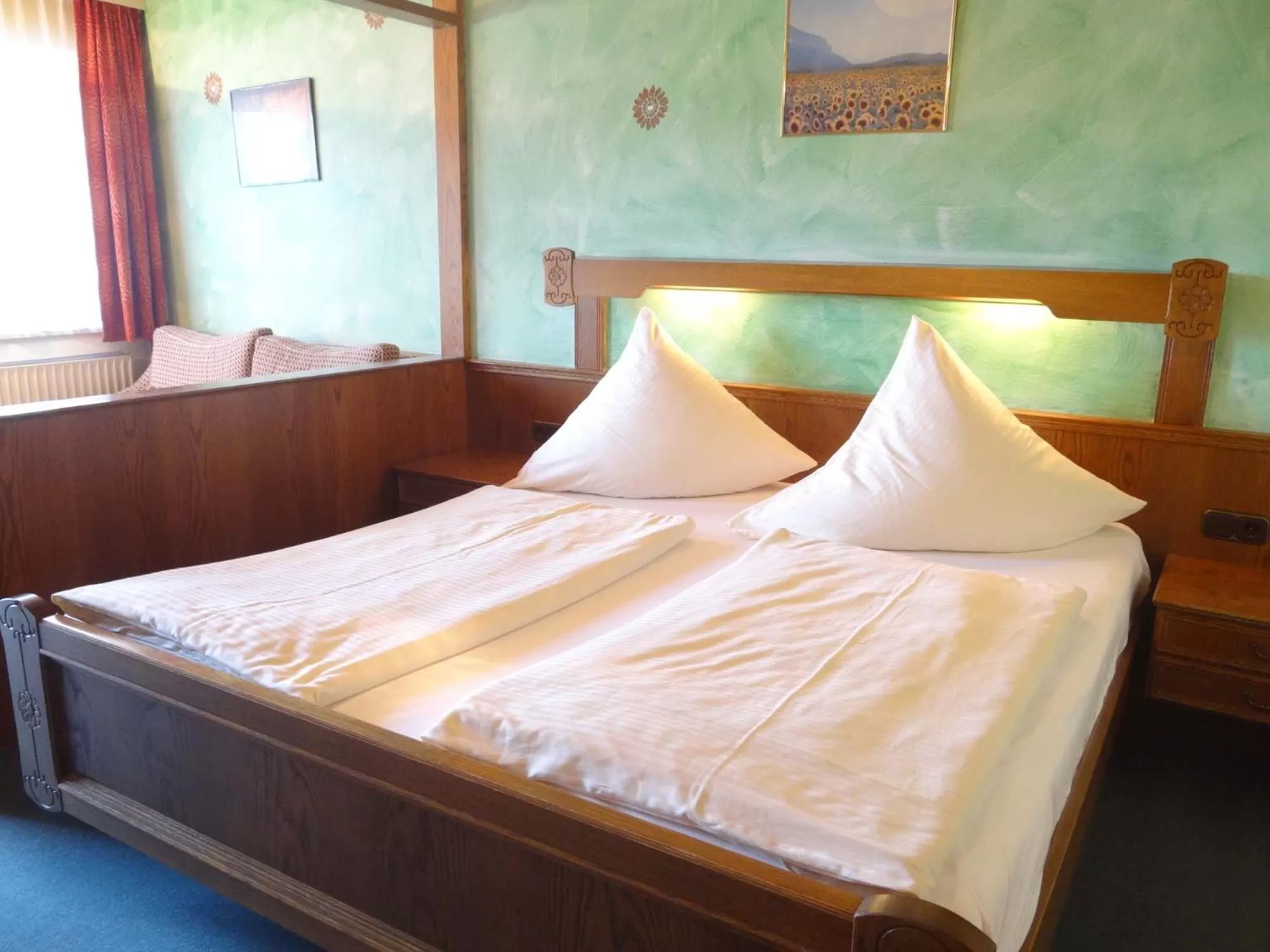 Bedroom, Bed in Beim Haxenwirt