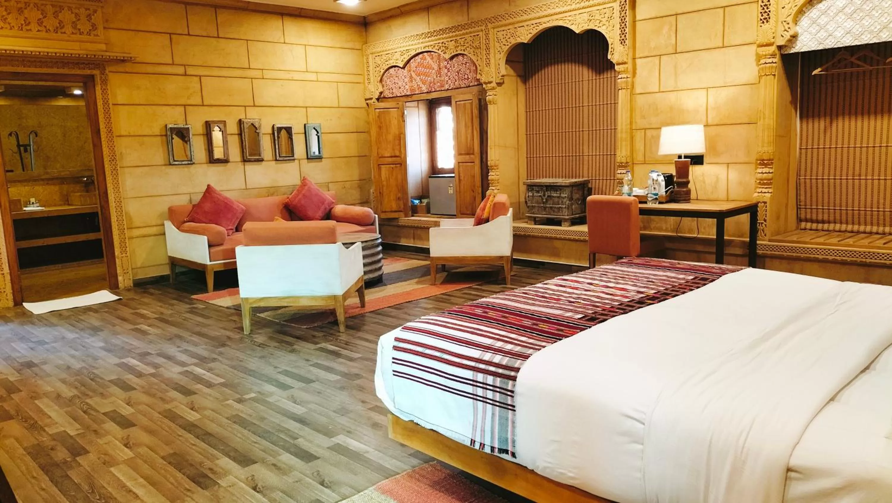 Bedroom, Bed in Hotel Grand Khalifa