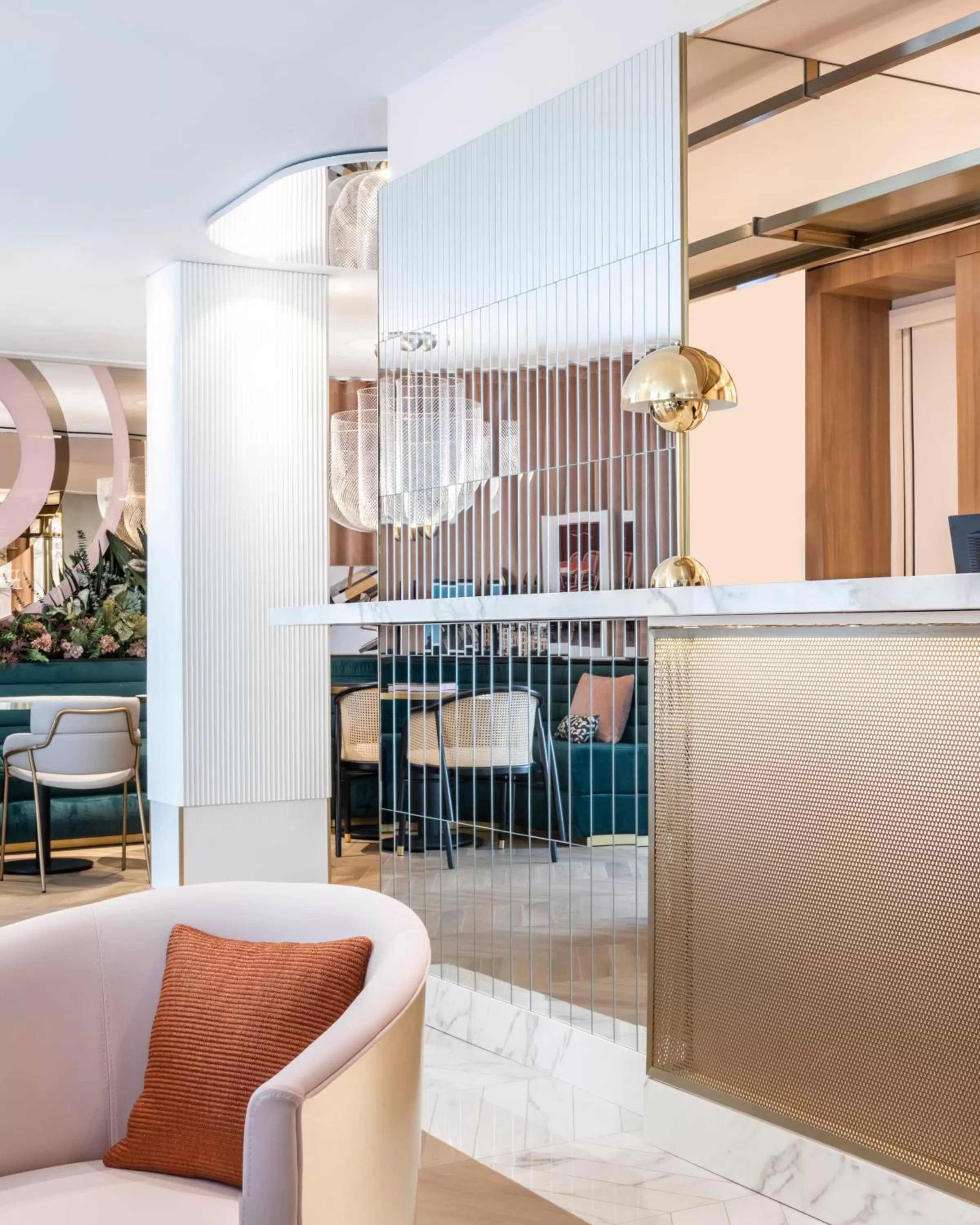Lobby or reception in Hôtel Parisianer