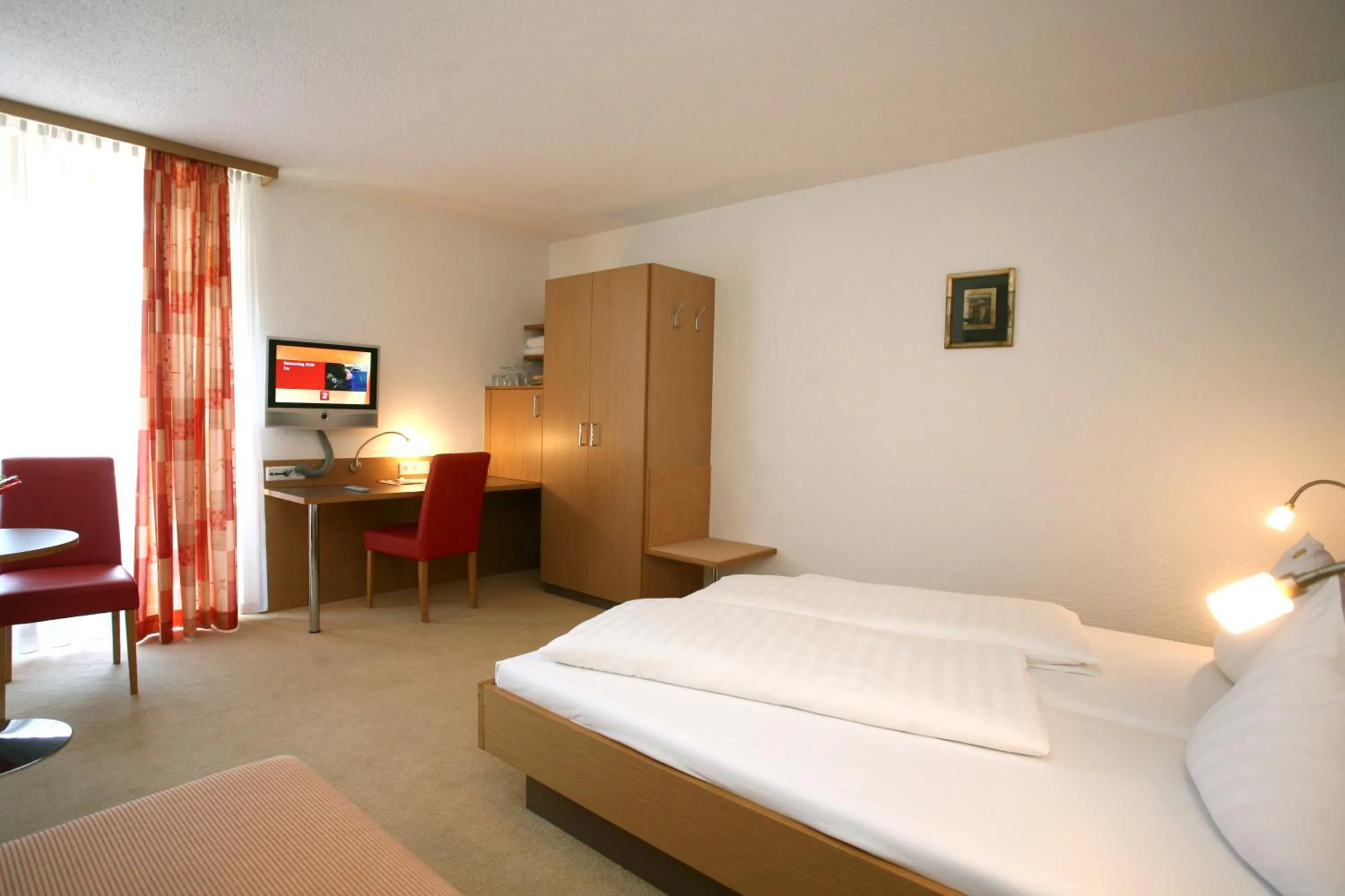 Bedroom, Bed in Hotel Bischof