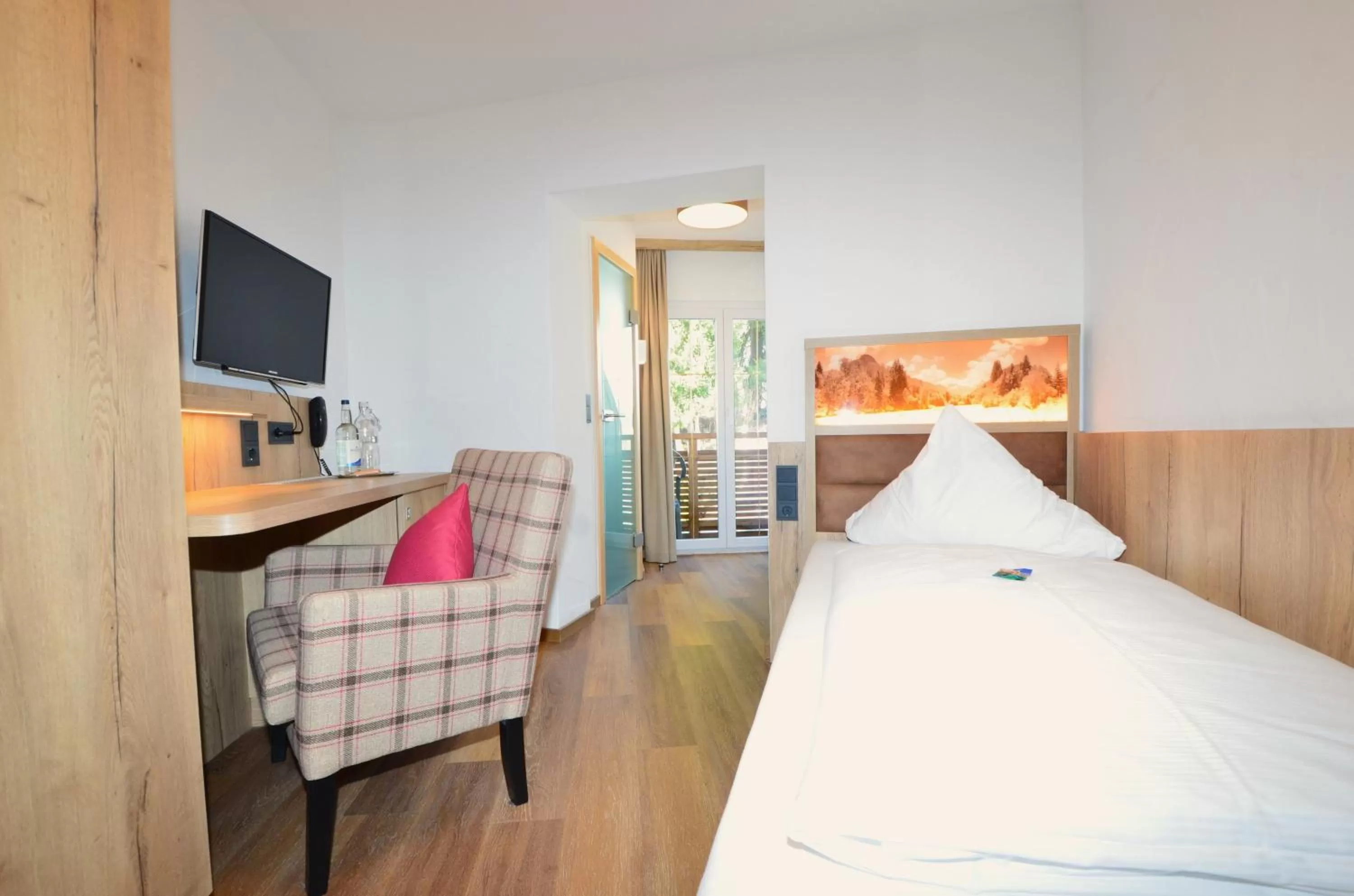 Photo of the whole room, Bed in Naturhotel Café Waldesruhe