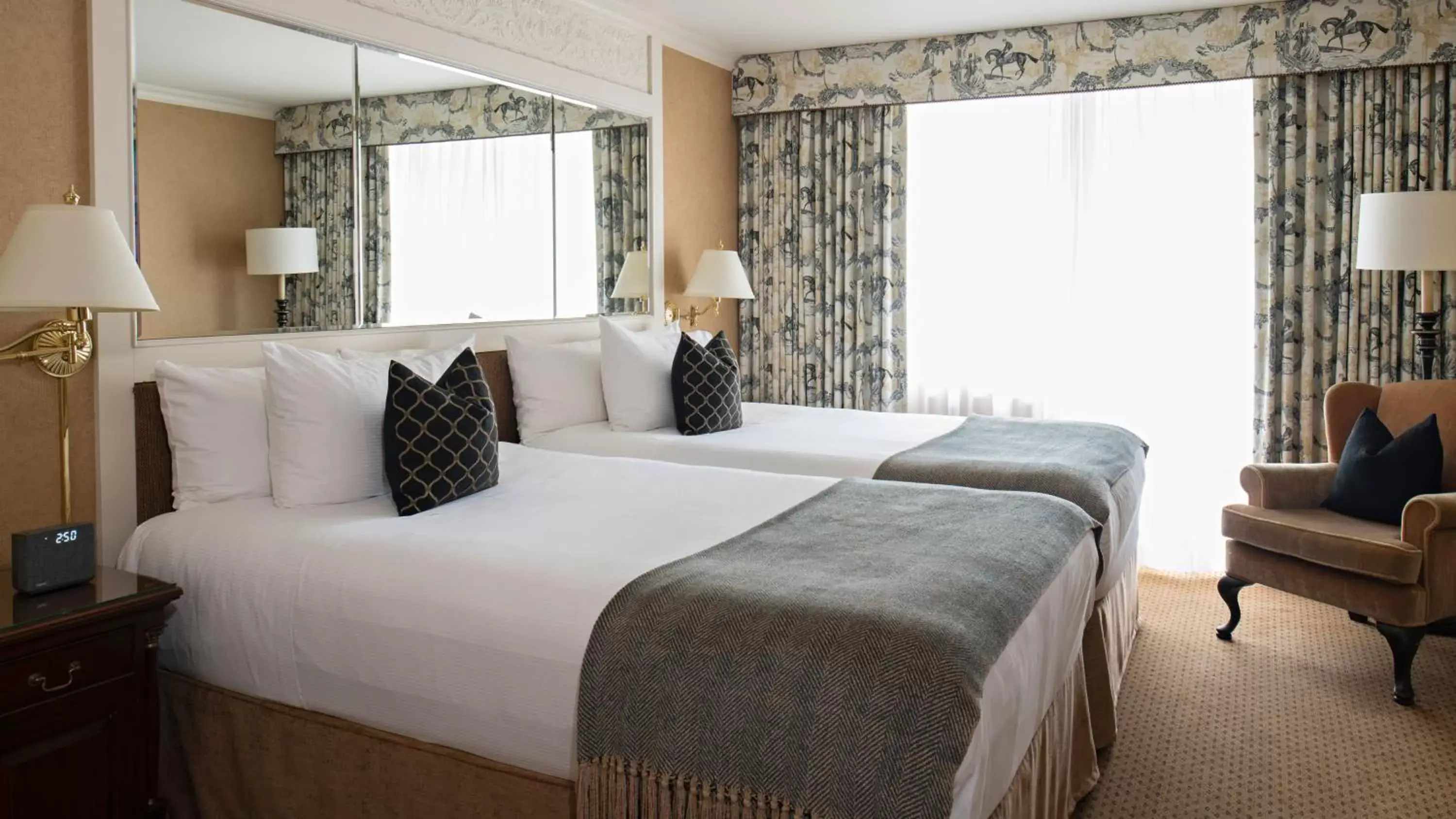 One-Bedroom Suite with Two Double Beds in Wedgewood Hotel & Spa - Relais & Chateaux One-Bedroom Suite with Two Double Beds in Wedgewood Hotel & Spa - Relais & Chateaux