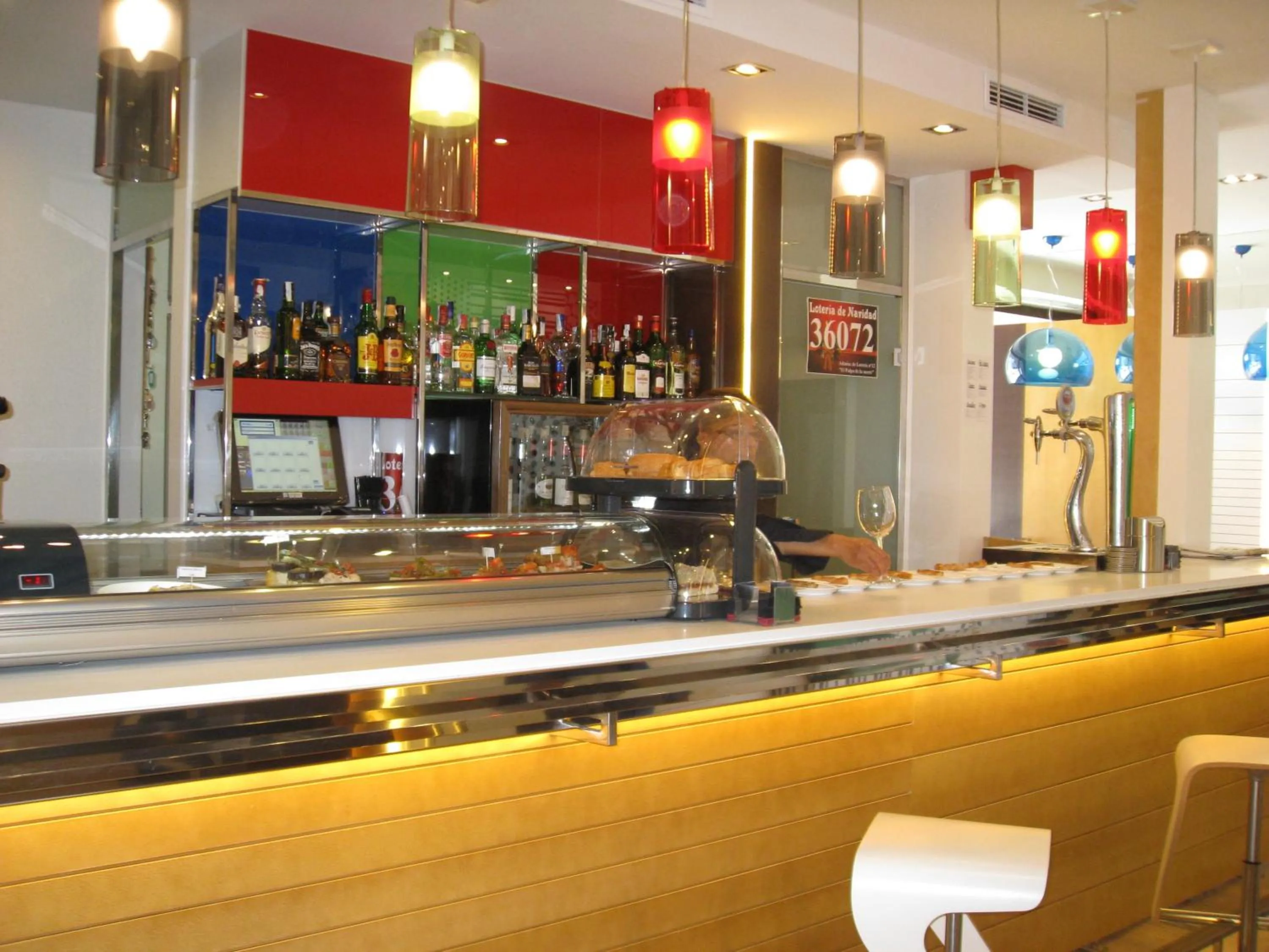 Lounge or bar in Hotel Boutique Museo Burgos