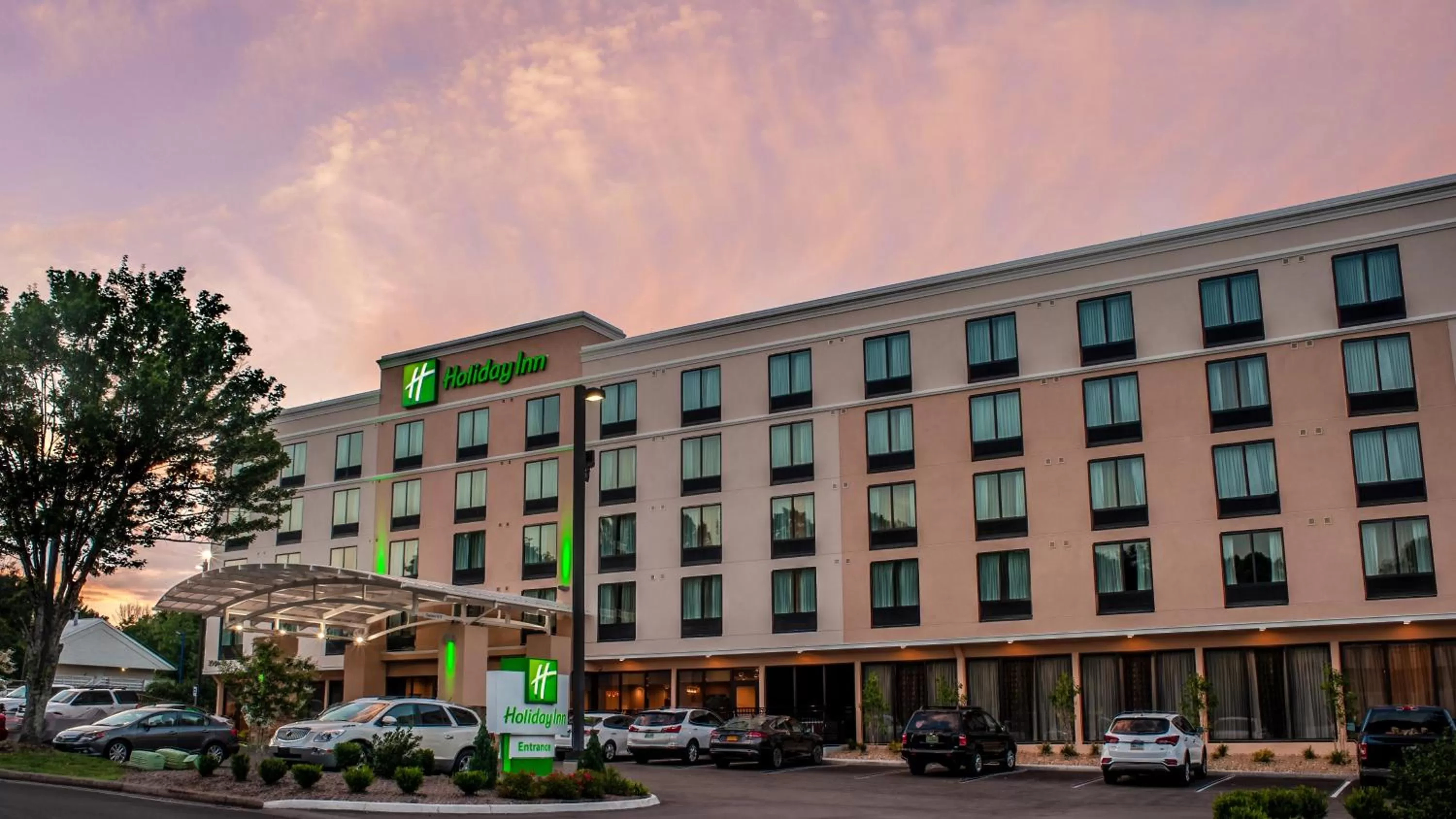 Property building in Holiday Inn Knoxville N - Merchant Drive by IHG
