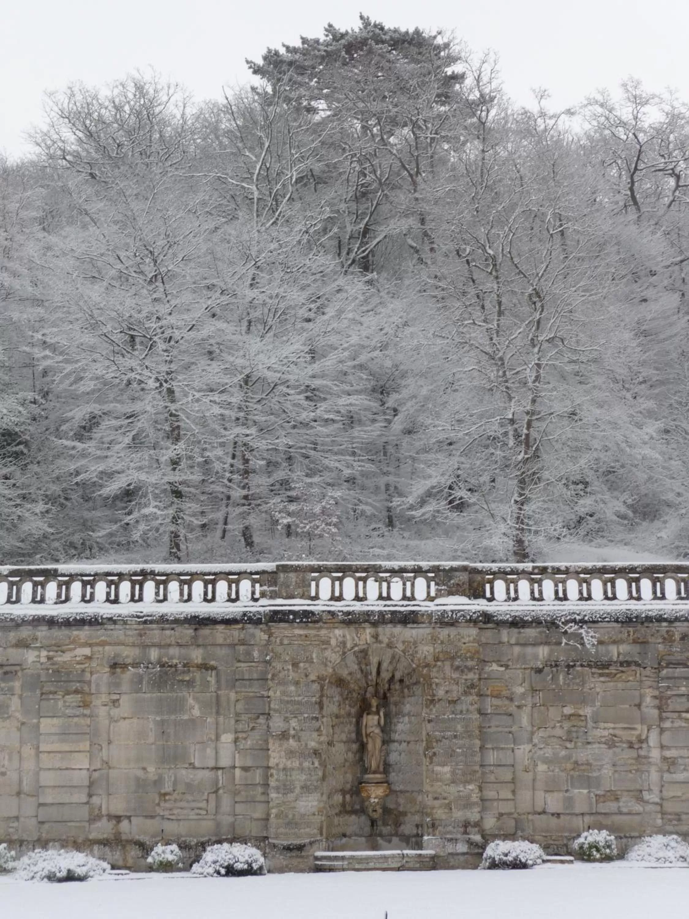 Inner courtyard view in La Grande Maison