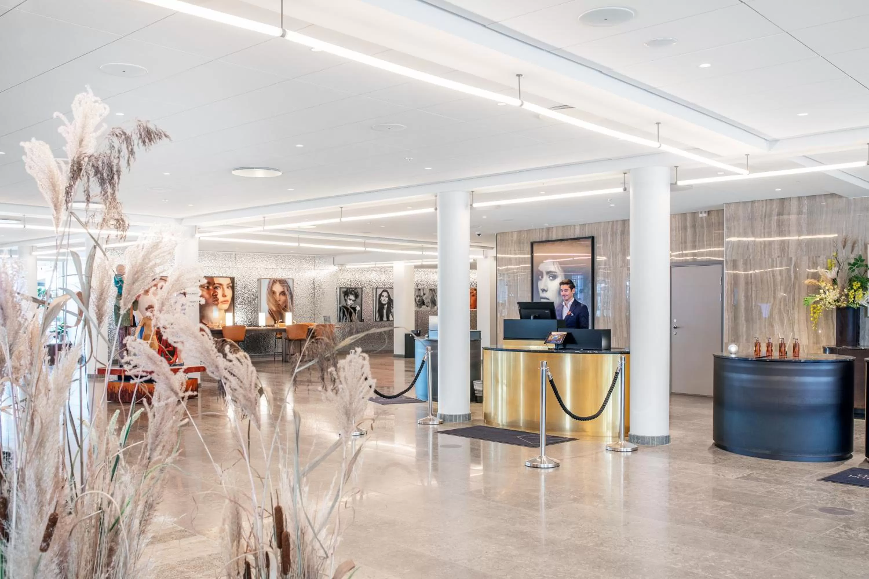 Lobby or reception in Clarion Hotel Sea U