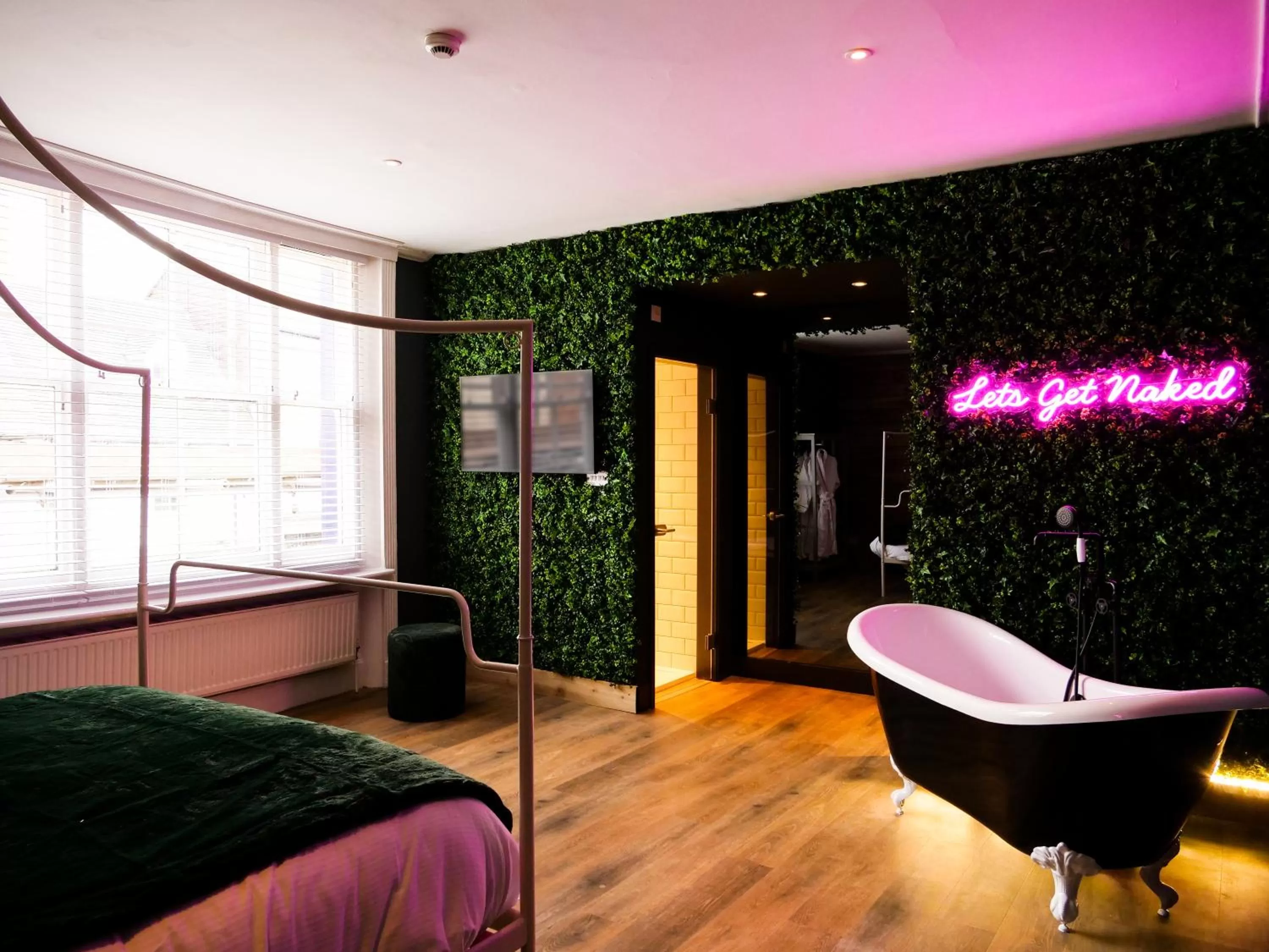 TV and multimedia, Seating Area in The Lazy Pug