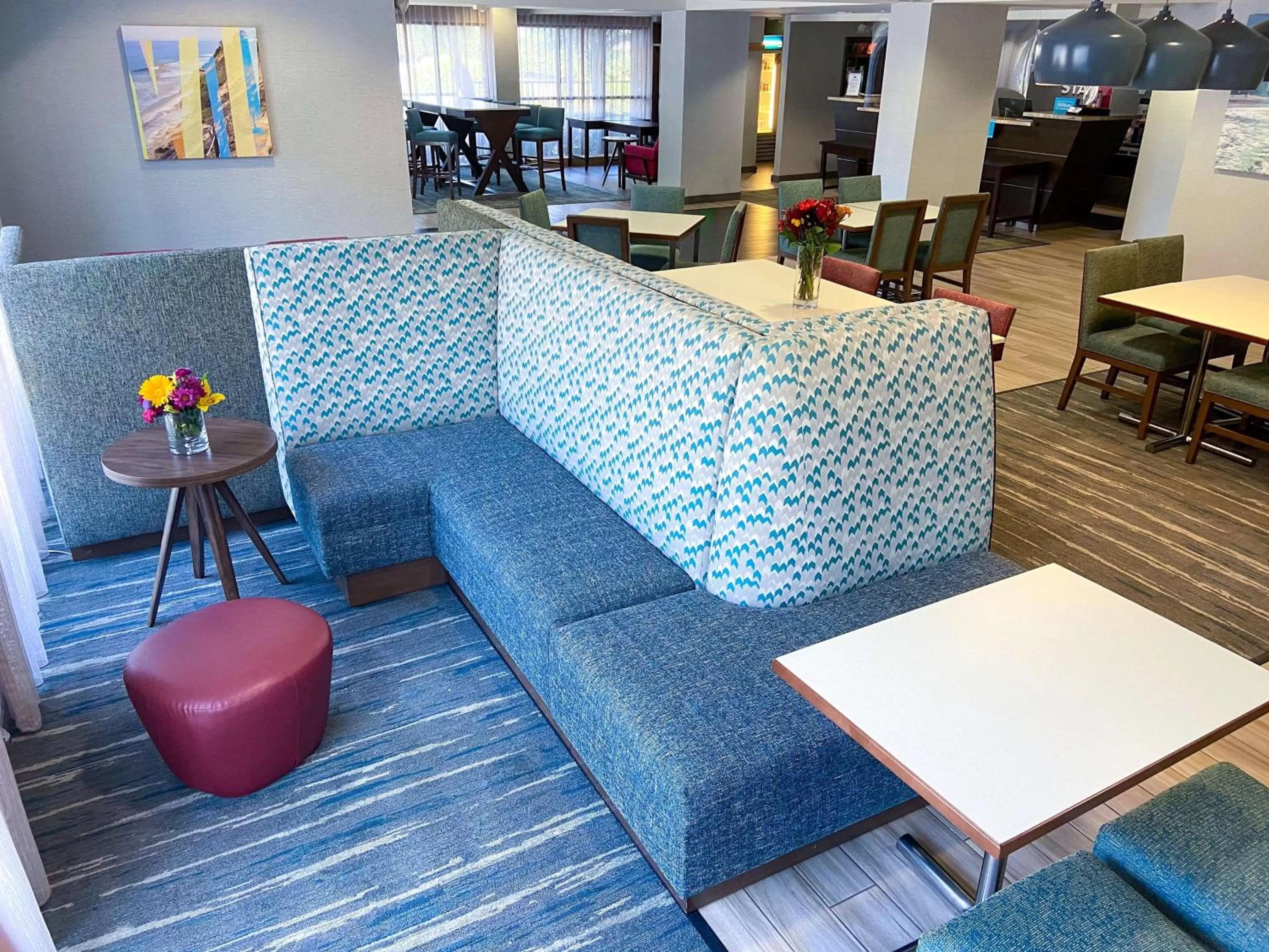 Lobby or reception in Hampton Inn Carlsbad North San Diego County