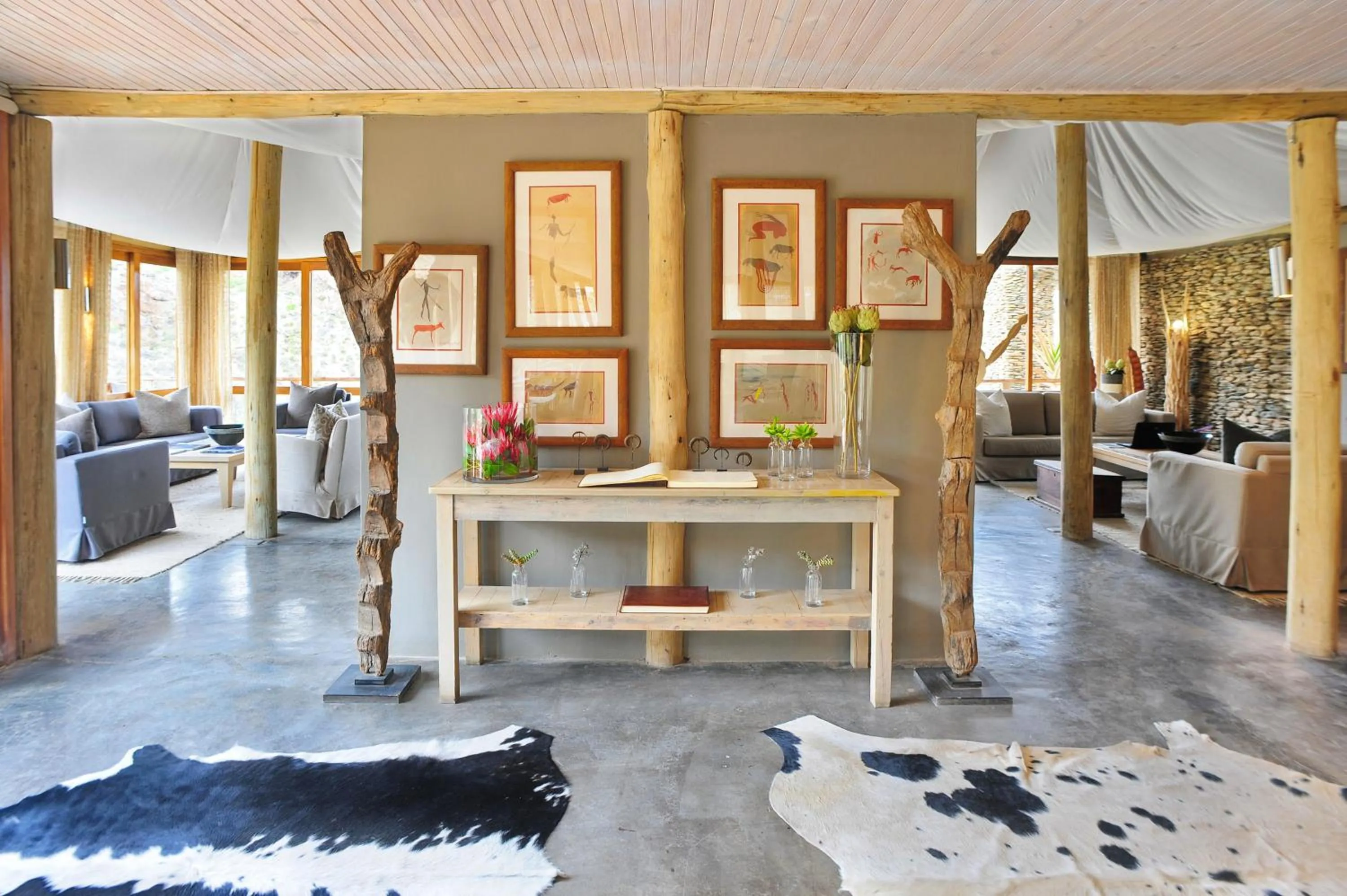 Lounge or bar in Sanbona Wildlife Reserve