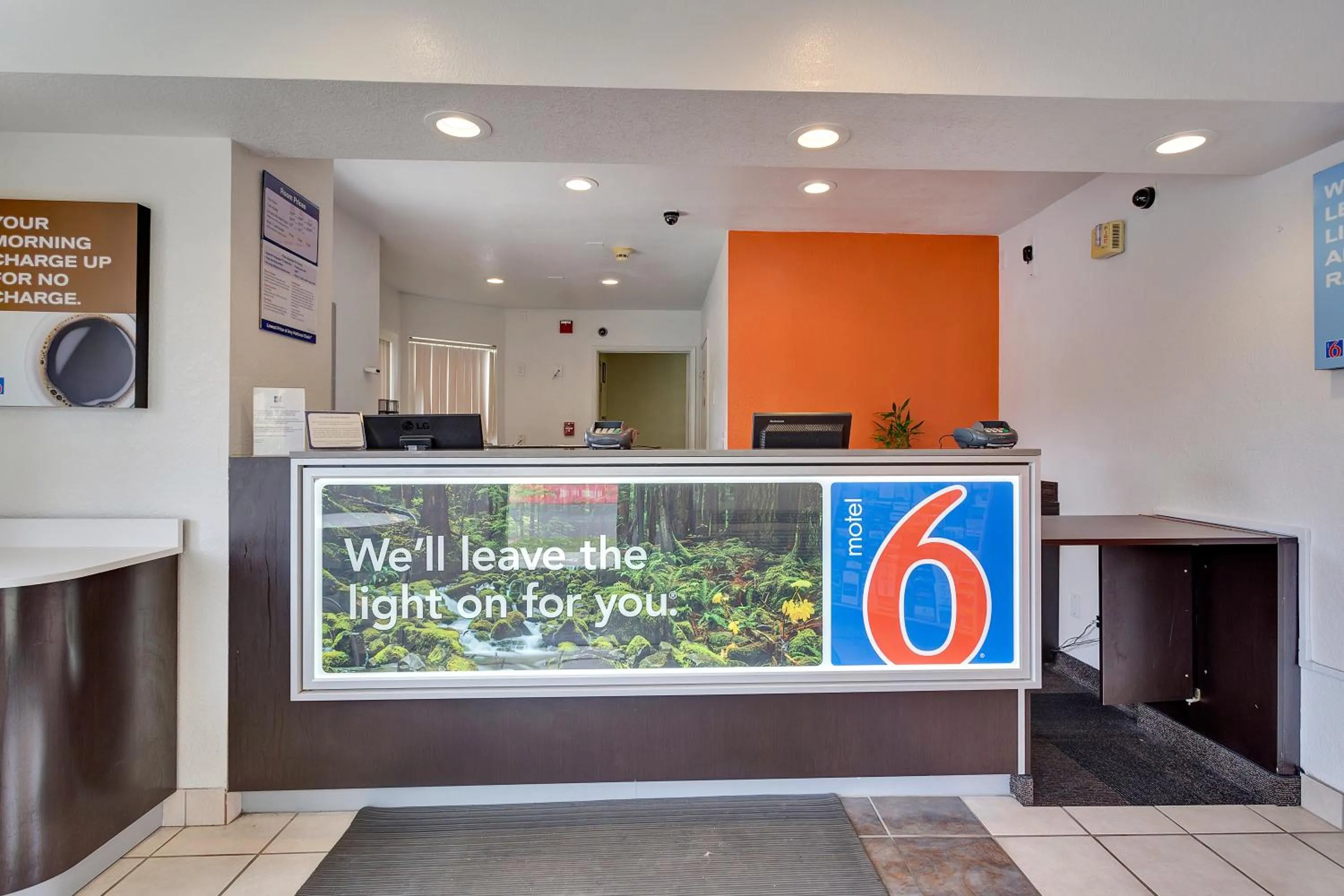 Lobby or reception in Motel 6-Rohnert Park, CA