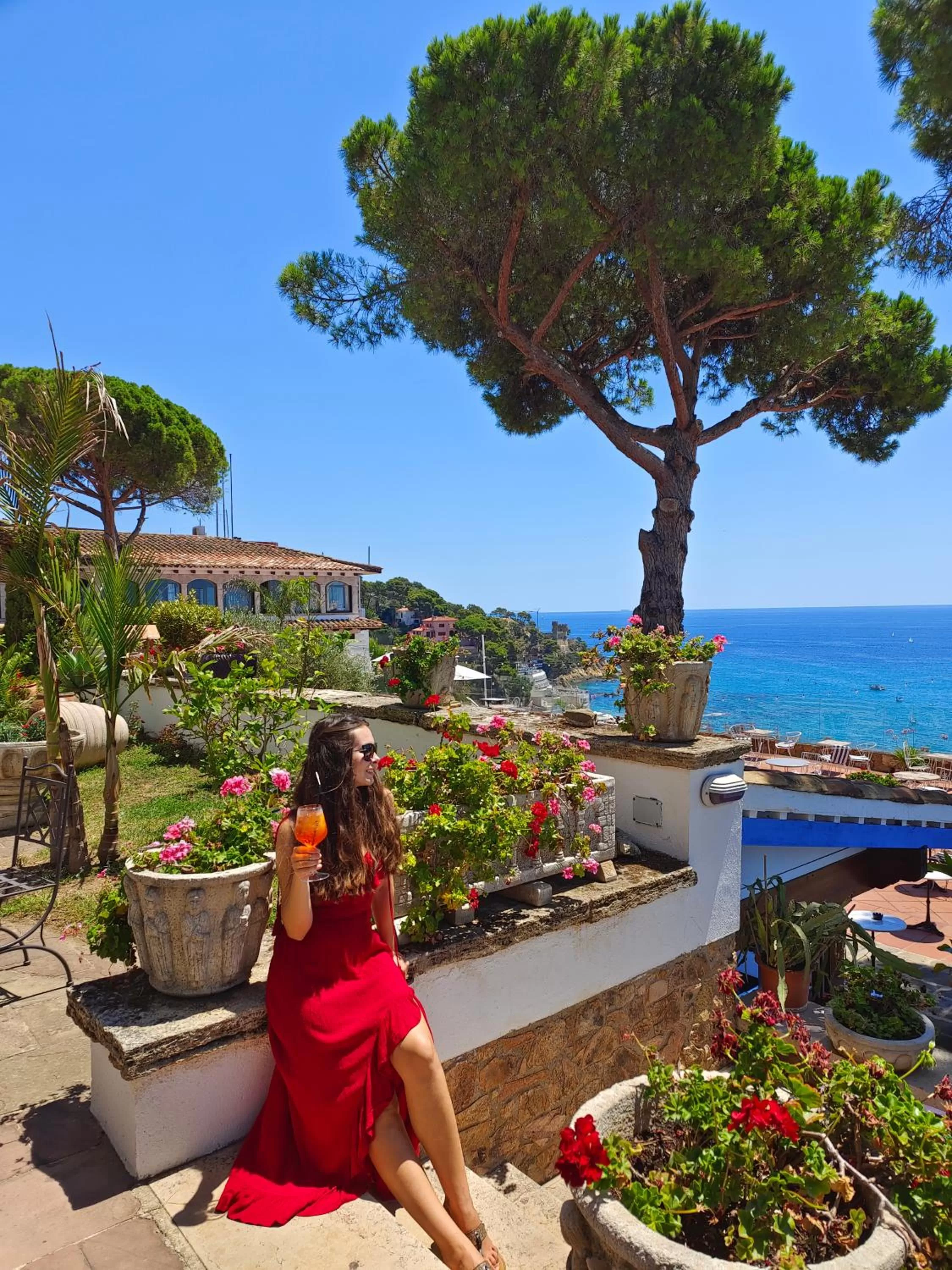 Property building in Hotel Roger de Flor by Seleqtta