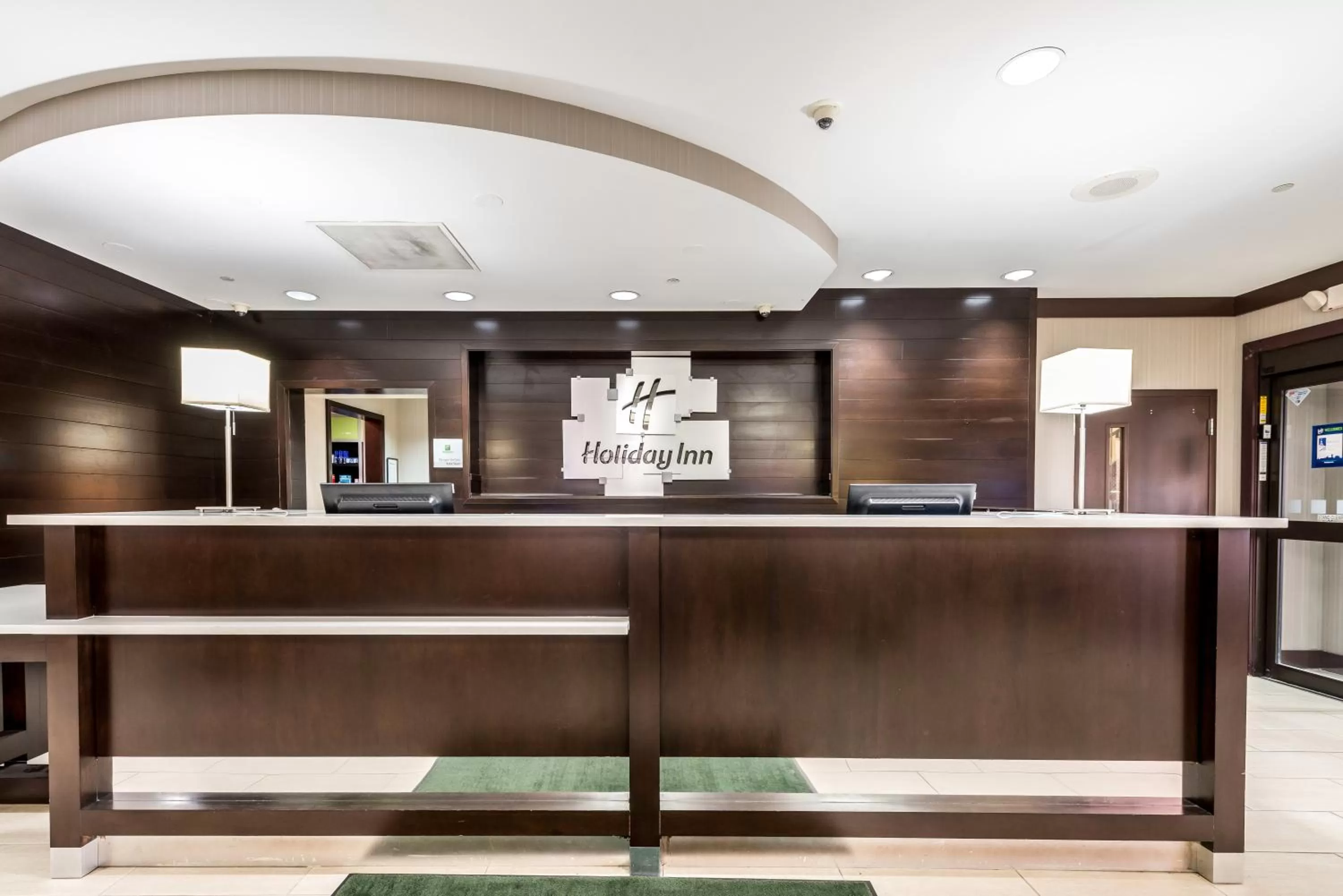 Property building in Holiday Inn - Indianapolis Downtown by IHG