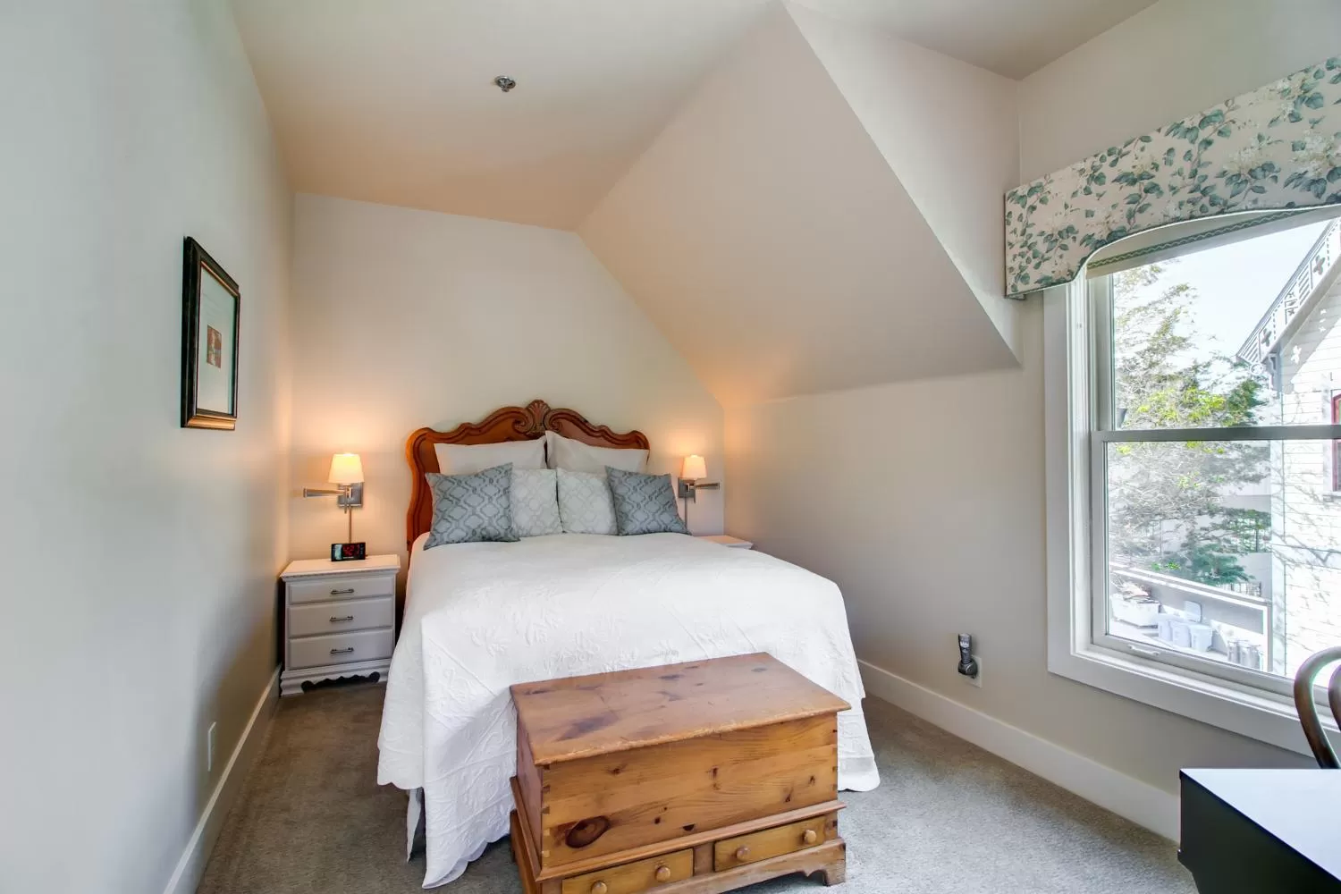 Bed in Winchester Inn