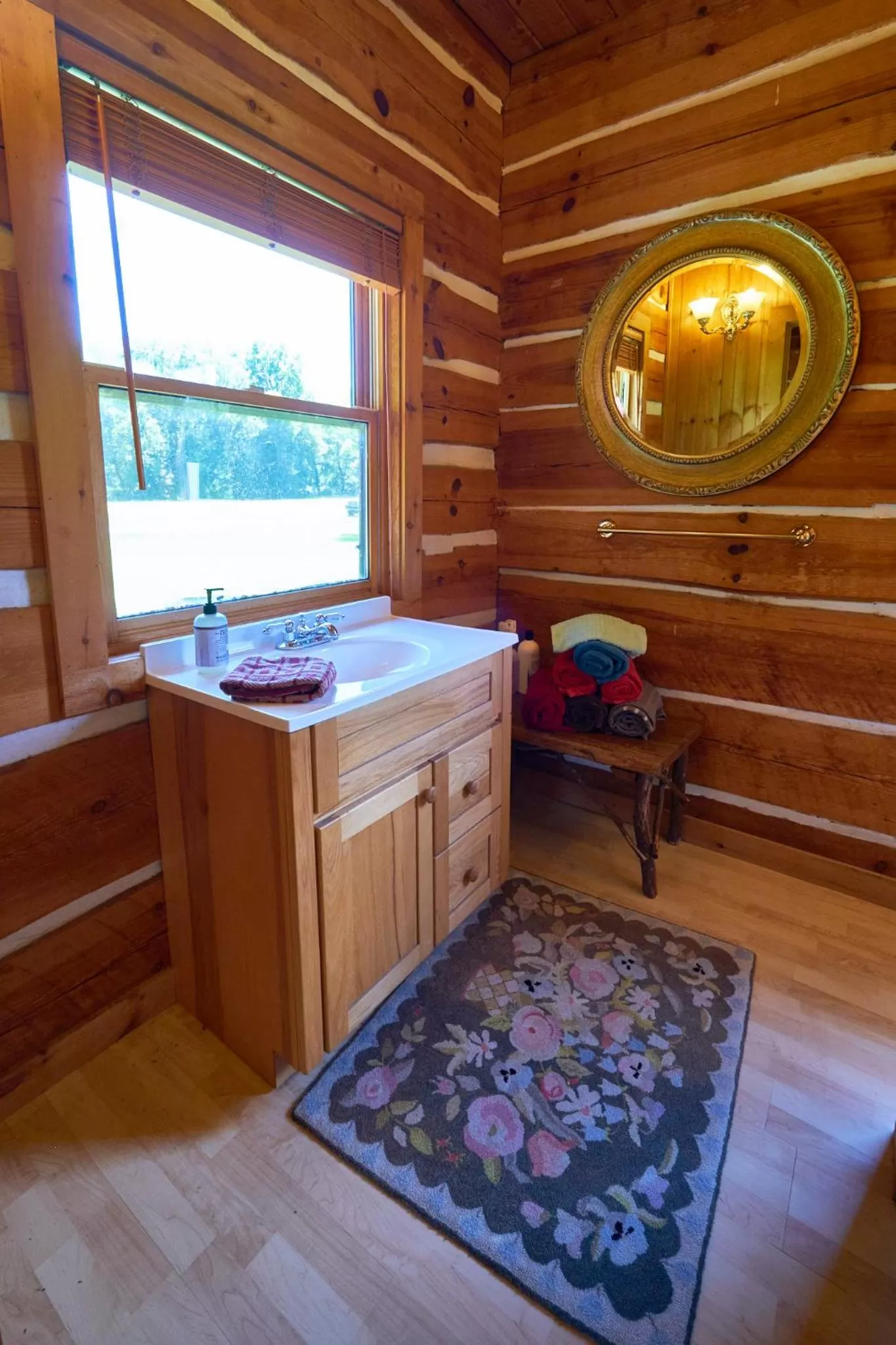 Kitchen/Kitchenette in Creekwalk Inn Bed and Breakfast with Cabins