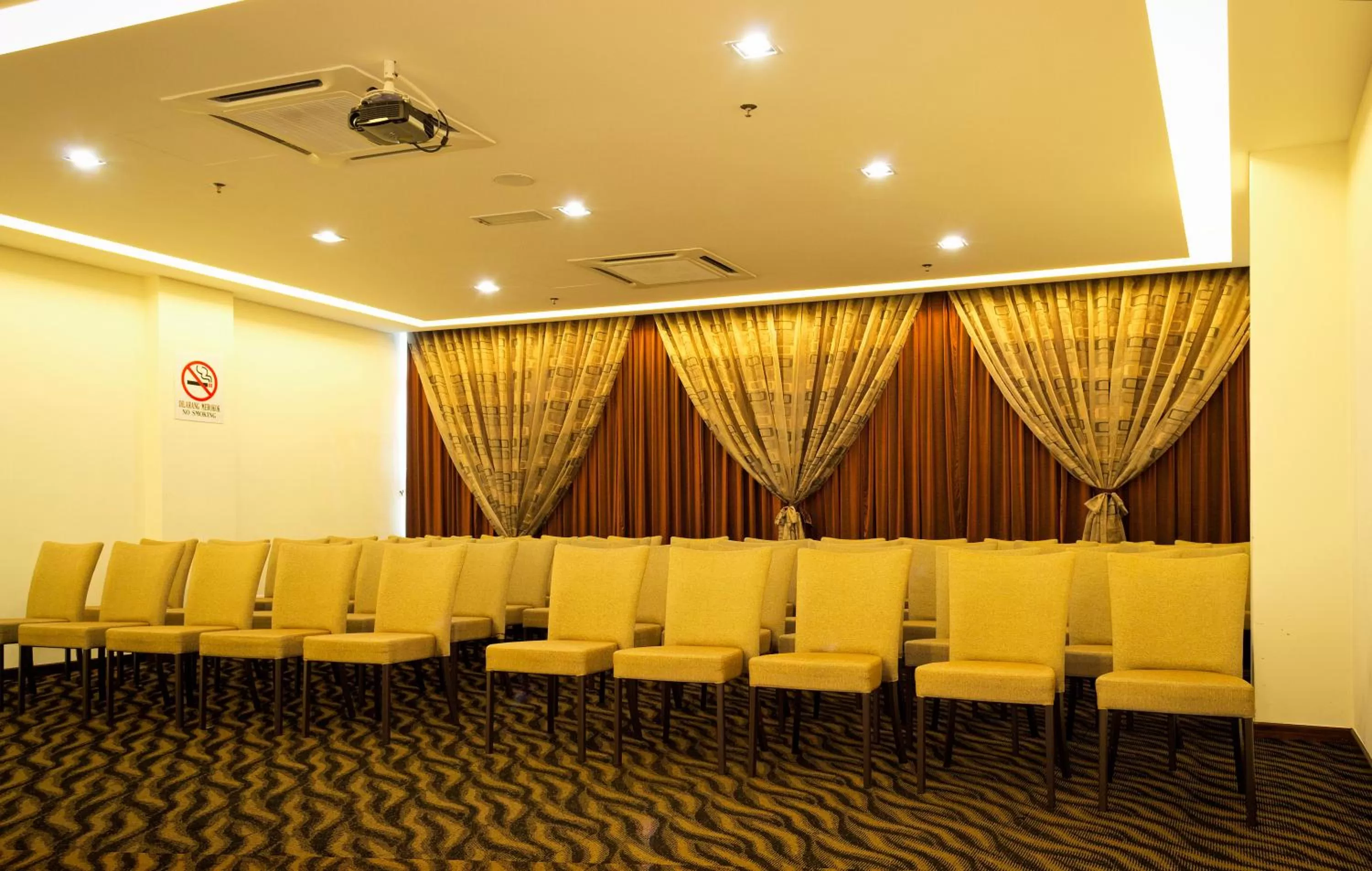 Meeting/conference room in Marvelux Hotel