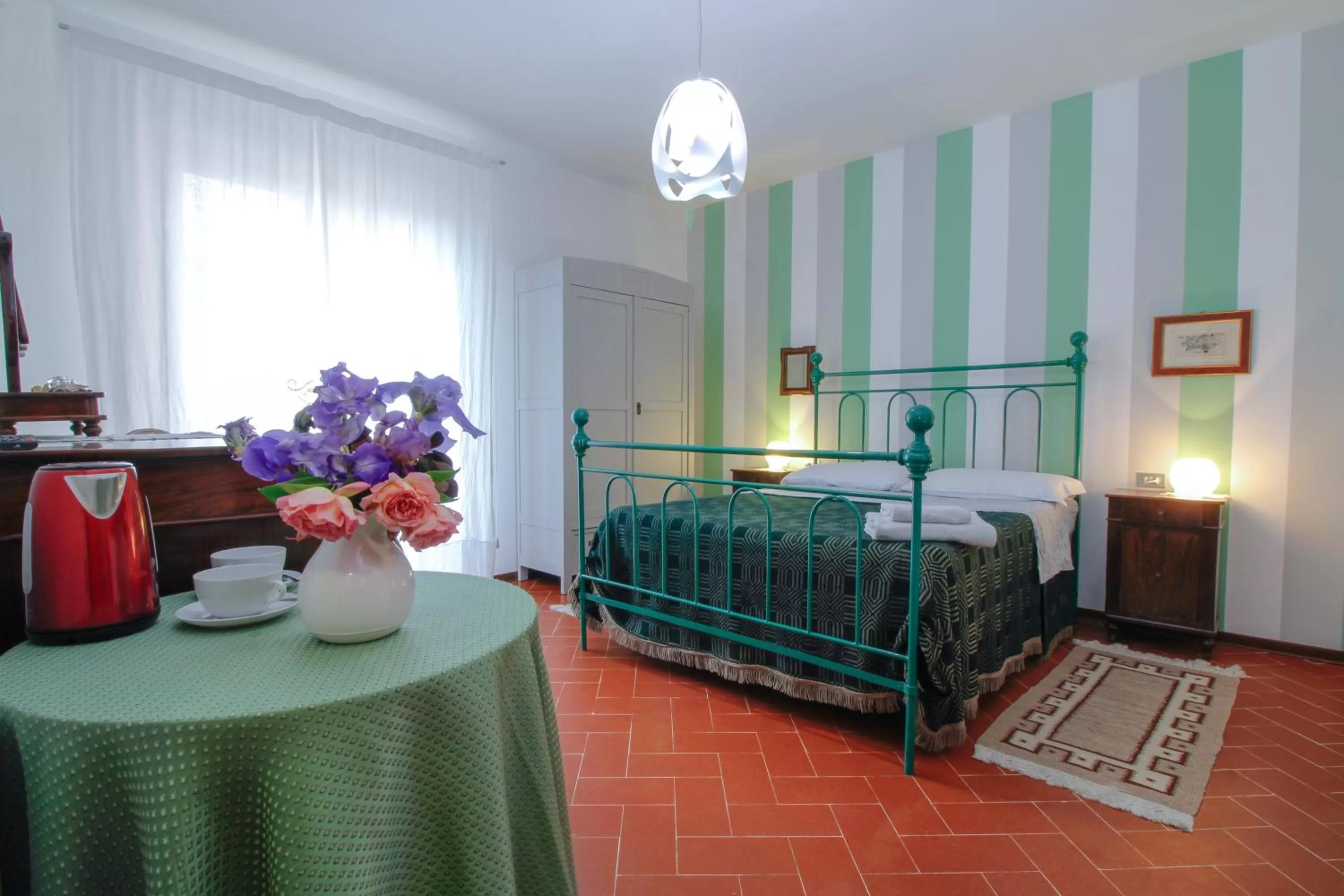 Coffee/tea facilities, Bed in B&B Dimora Morelli