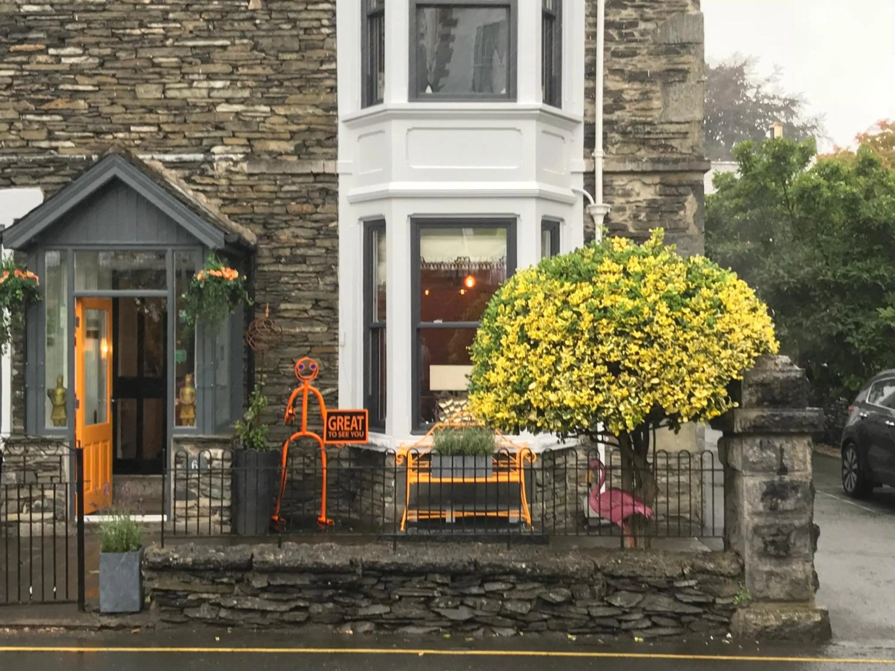 Facade/entrance in Holly Lodge Guest House with FREE off site health club