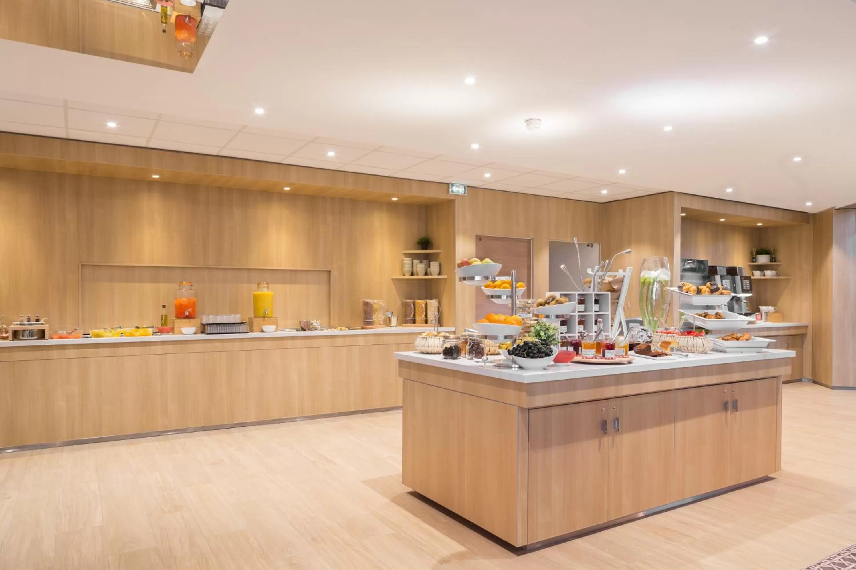 Breakfast in Novotel Paris Charles de Gaulle Airport