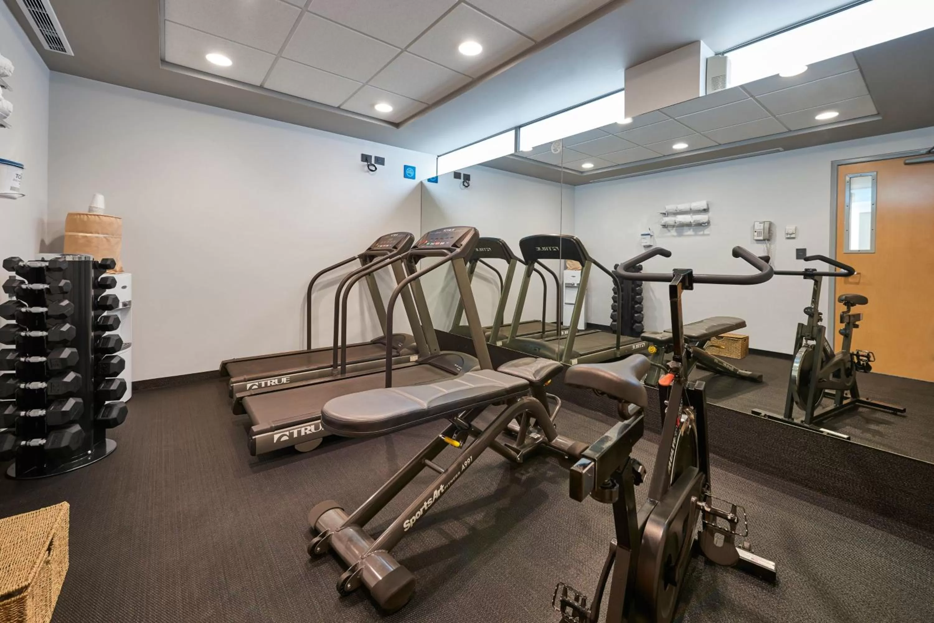 Fitness centre/facilities in City Express Suites by Marriott Ciudad de México Anzures