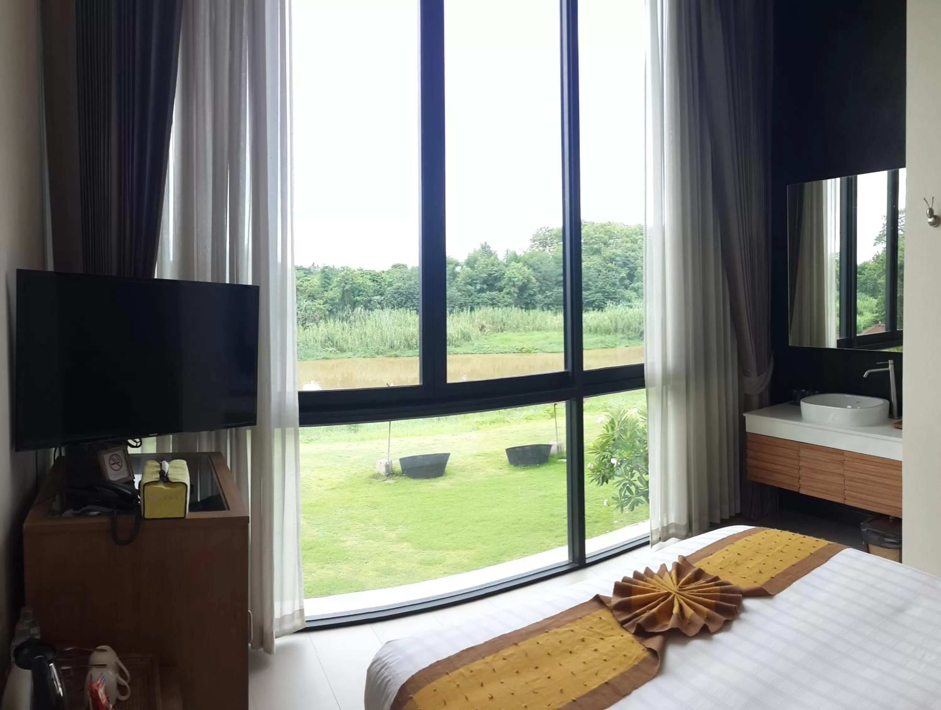 River view, Bed in Zensala Riverpark Resort-SHA Extra Plus