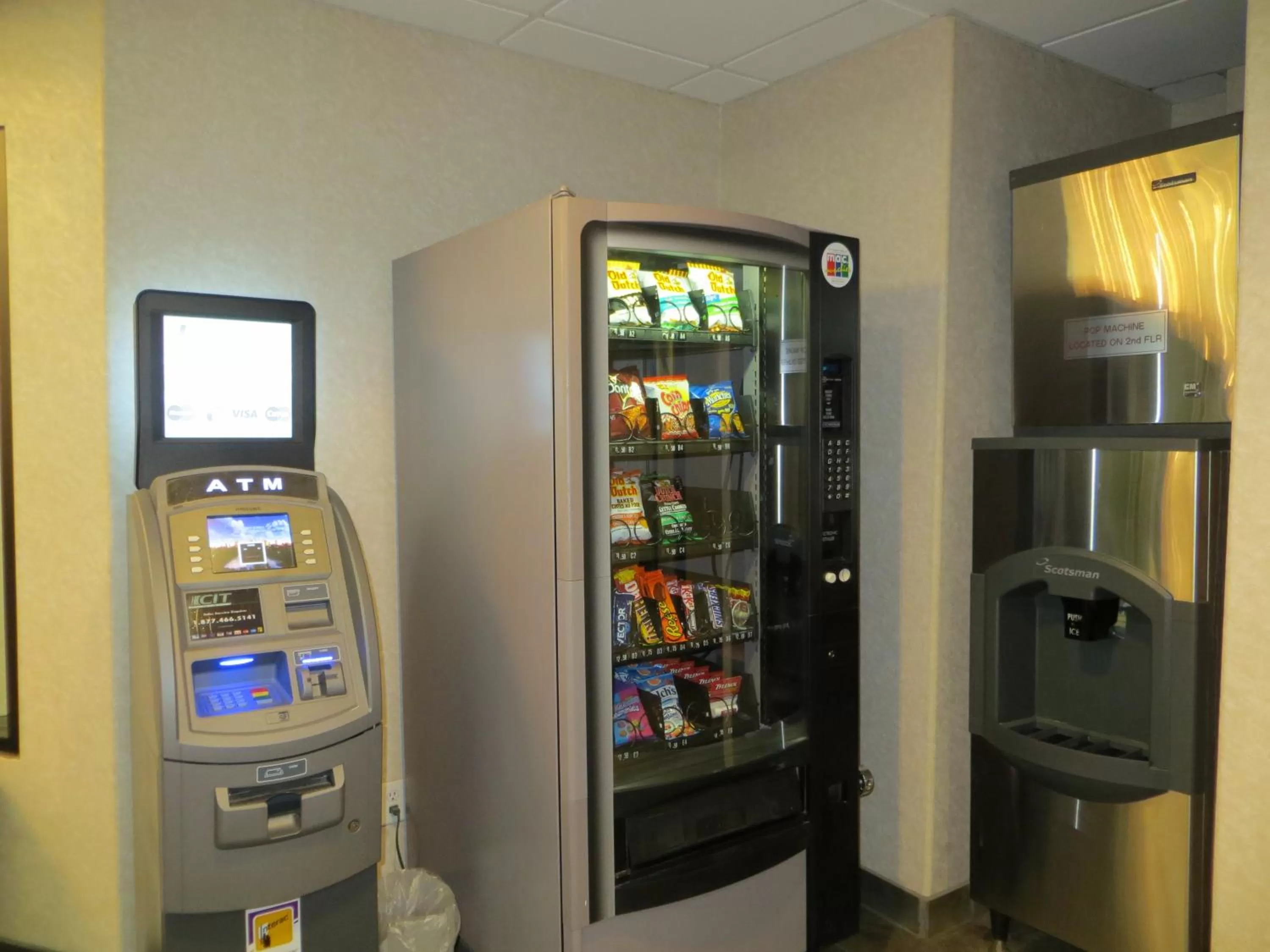 Food and drinks, Supermarket/Shops in Super 8 by Wyndham Red Deer City Centre