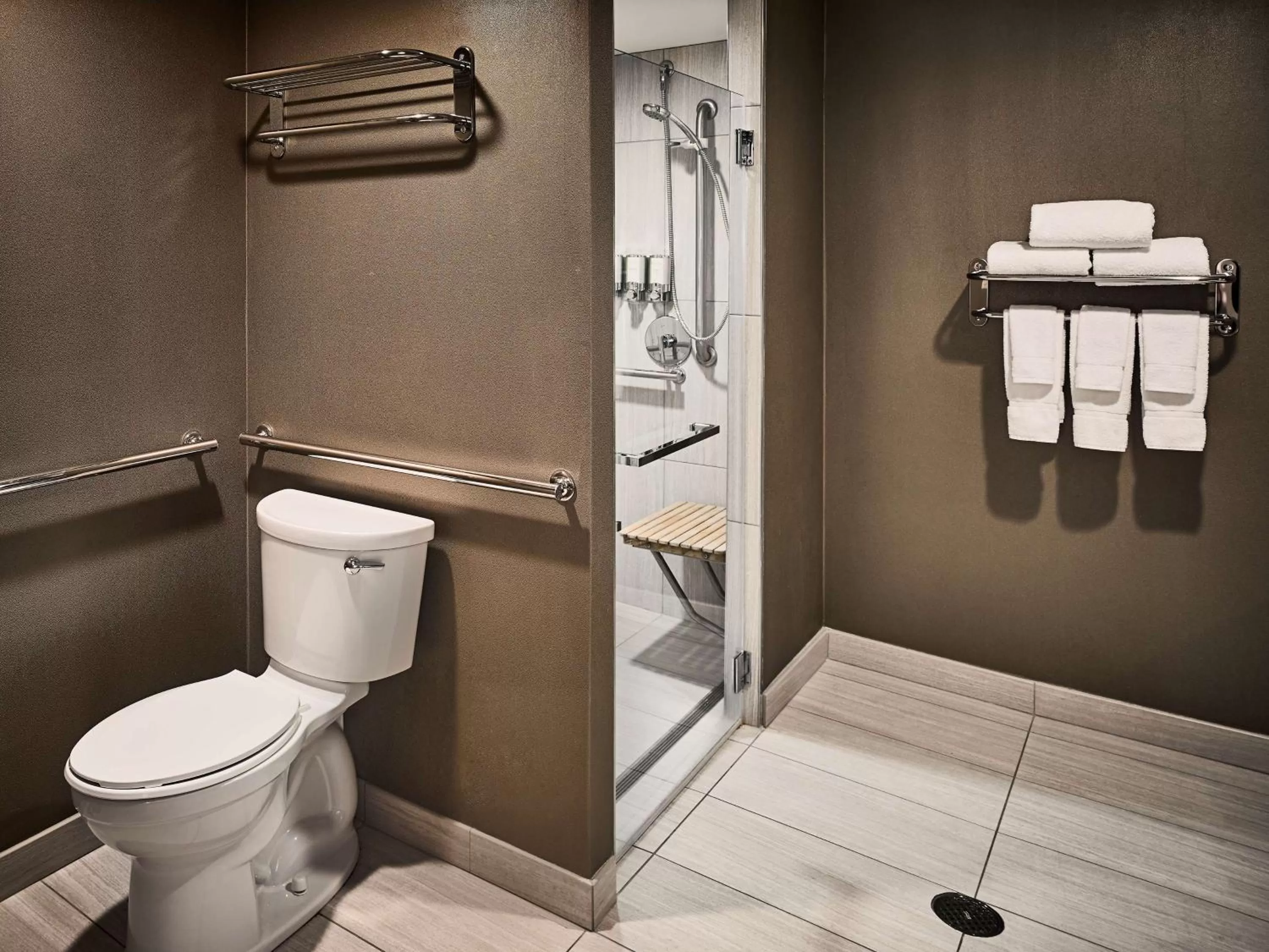 Bathroom in Sonesta Philadelphia Rittenhouse Square