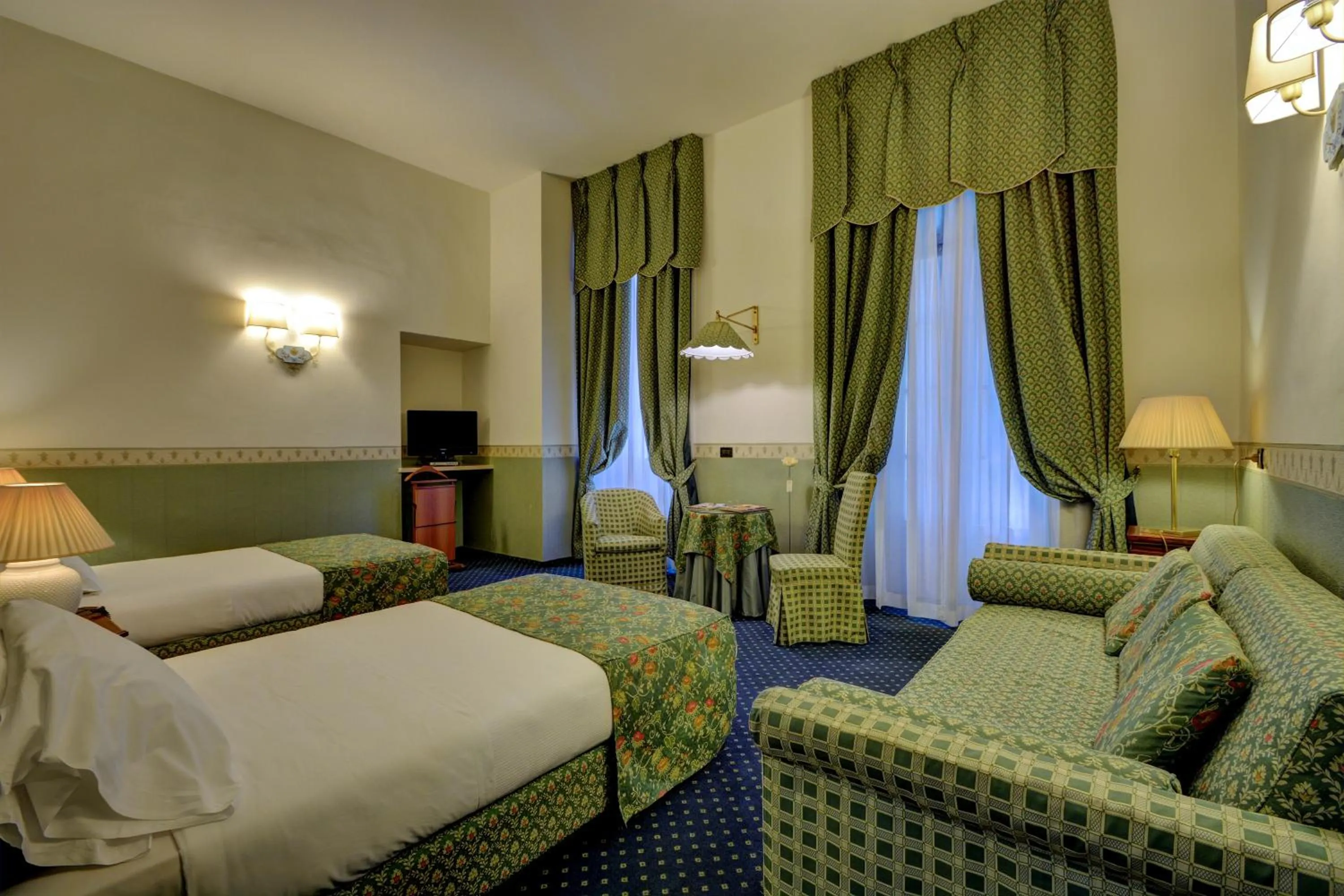 Photo of the whole room, Bed in Best Western Hotel Genio