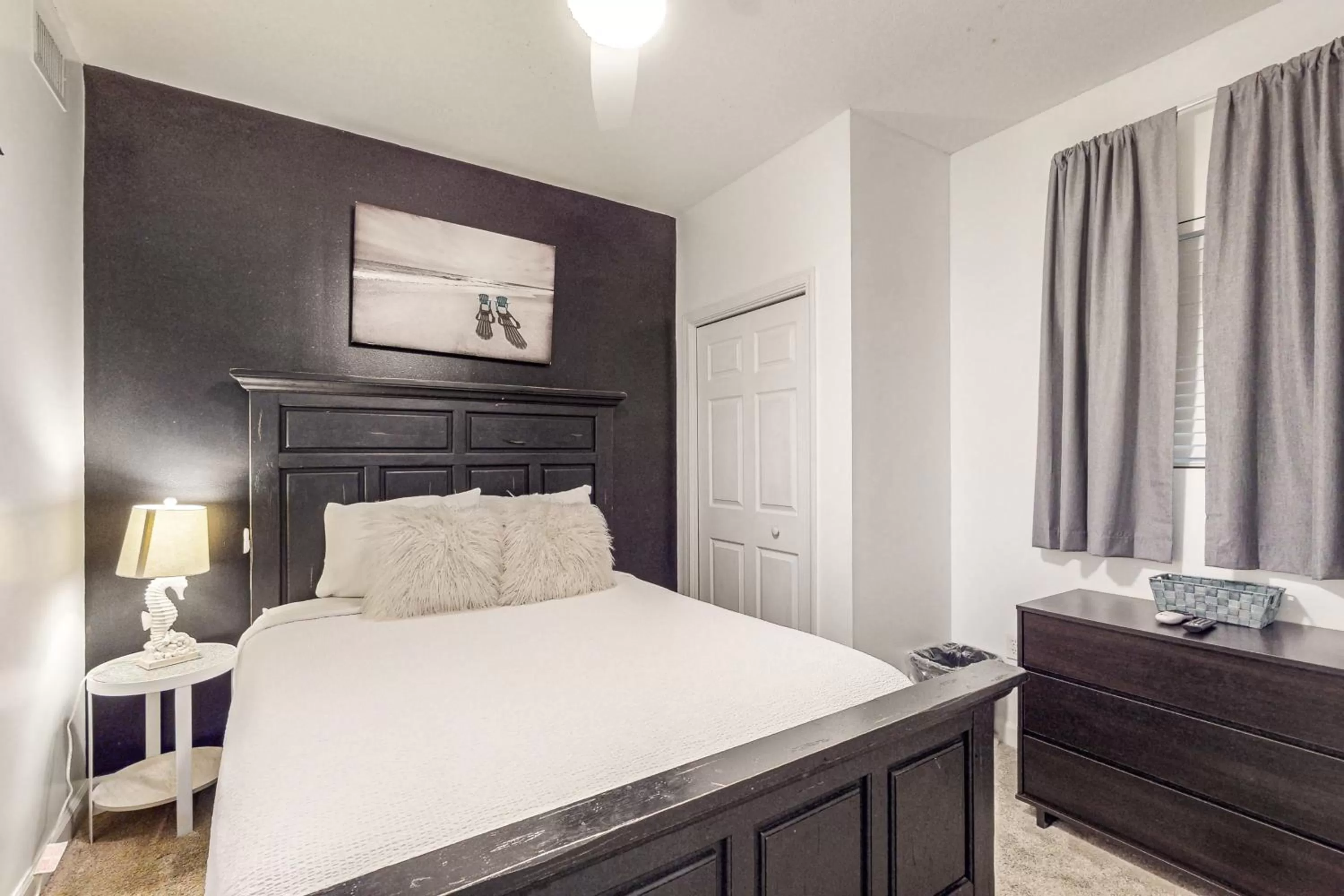 Bed in Sterling Reef 902