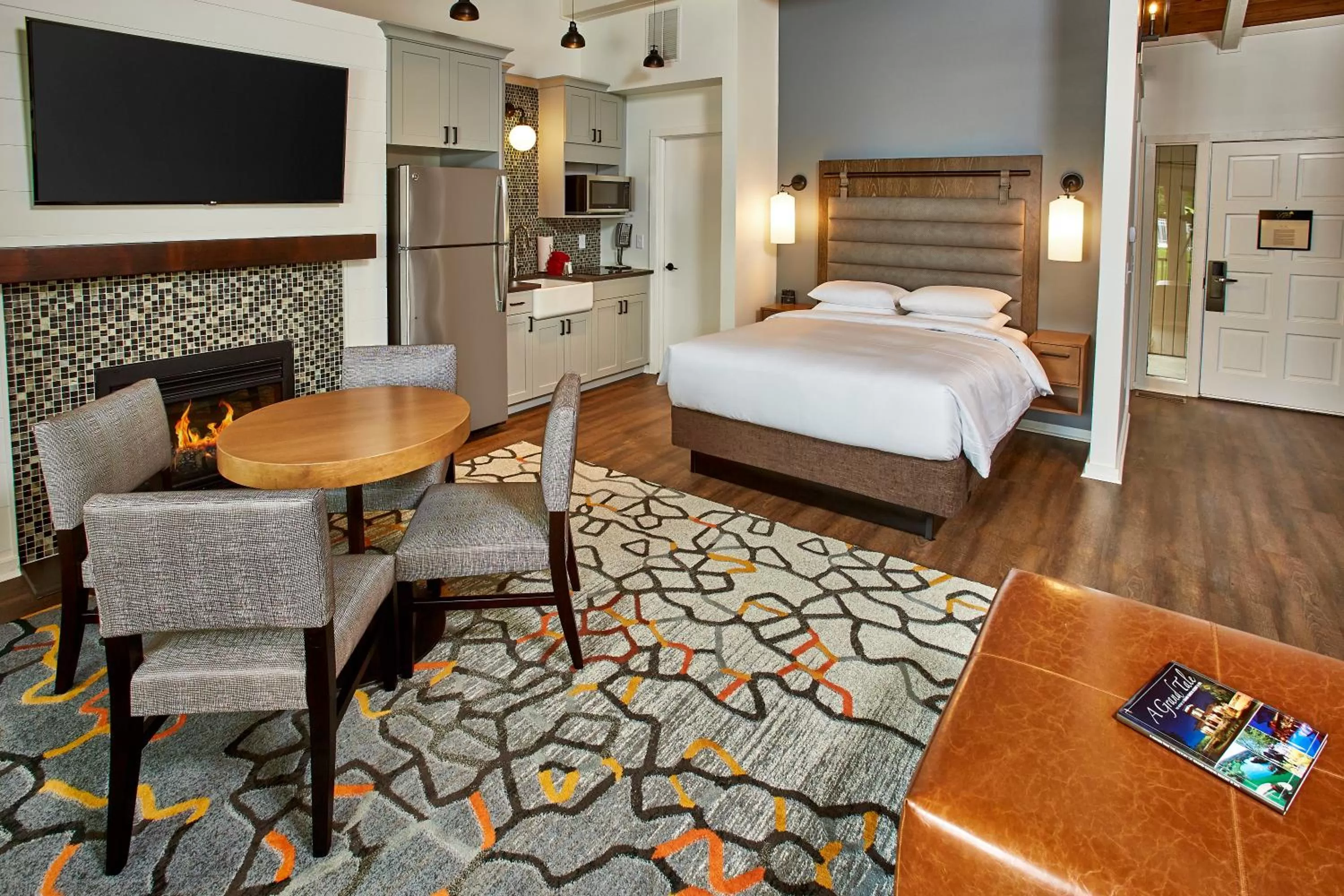 Guests, Bed in Grand Geneva Resort and Spa