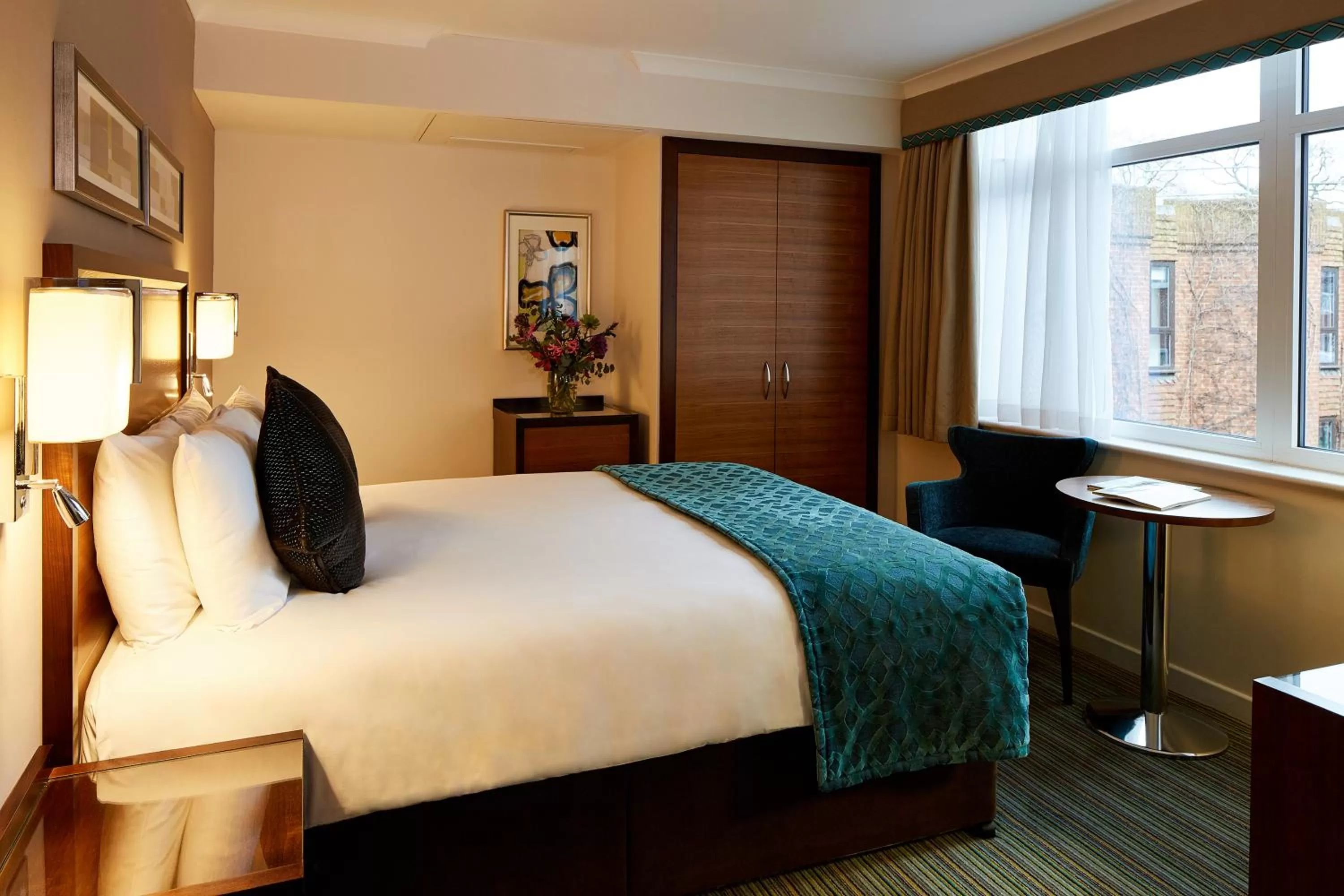 Bedroom, Bed in The Bull