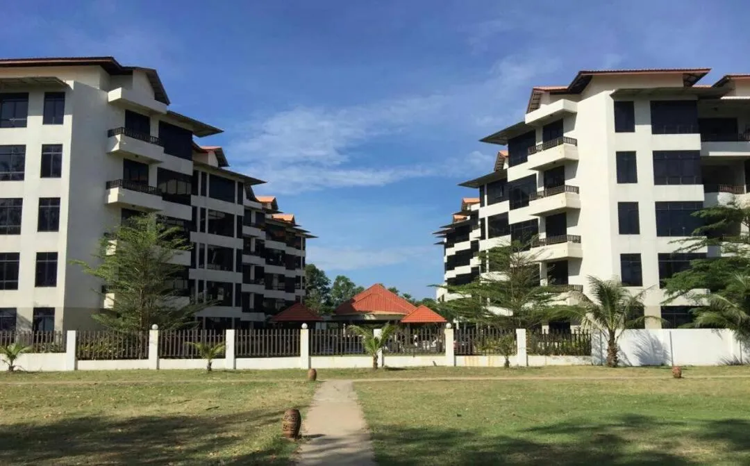 Samsuria Beach Resort & Residence
