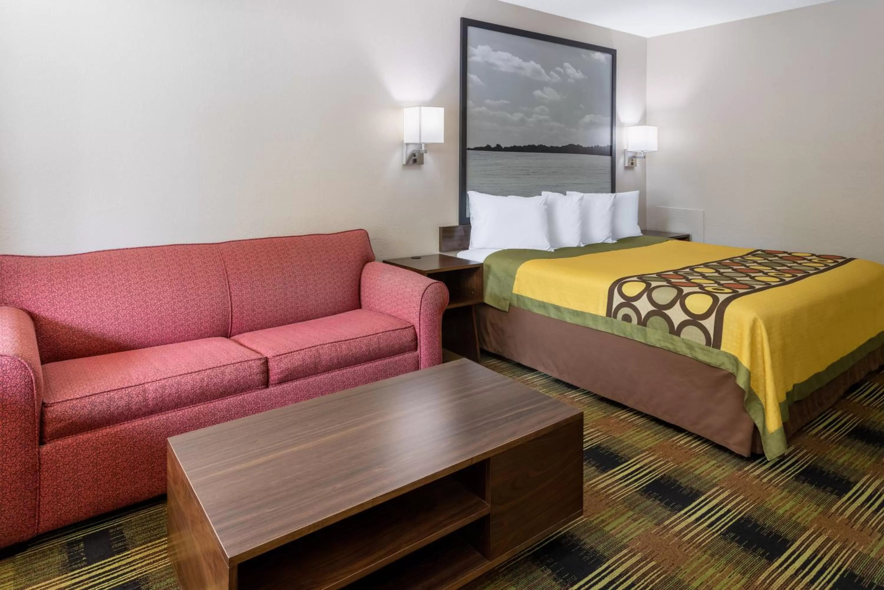 Bed in Super 8 by Wyndham Williamsburg/Historic Area