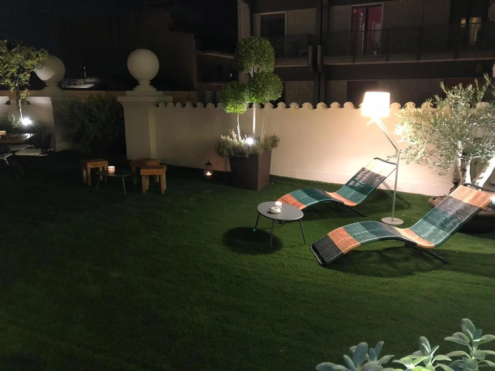 Garden in 200 ROOMS & TERRACE