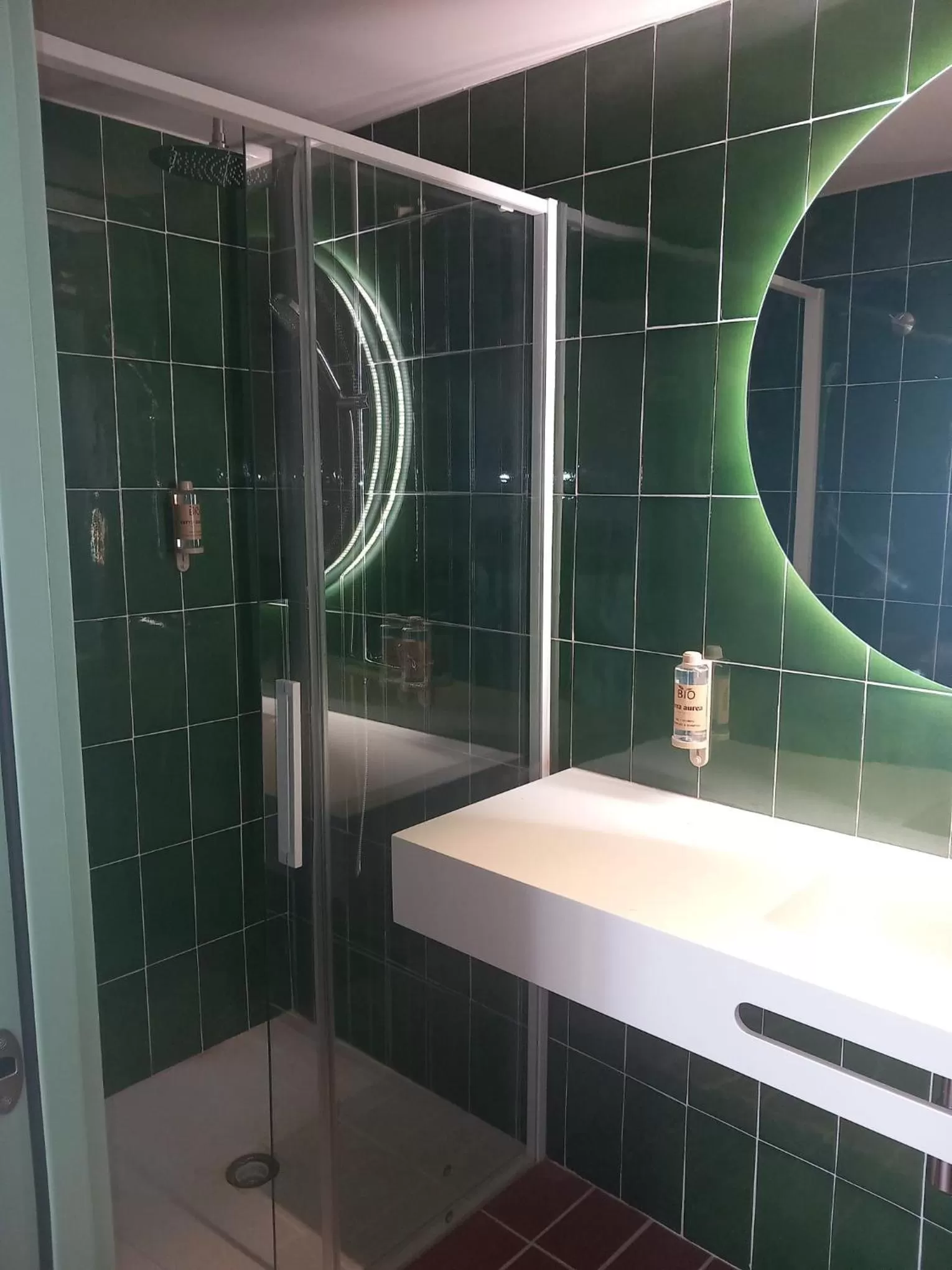 Shower in Terra Aurea Aparthotel