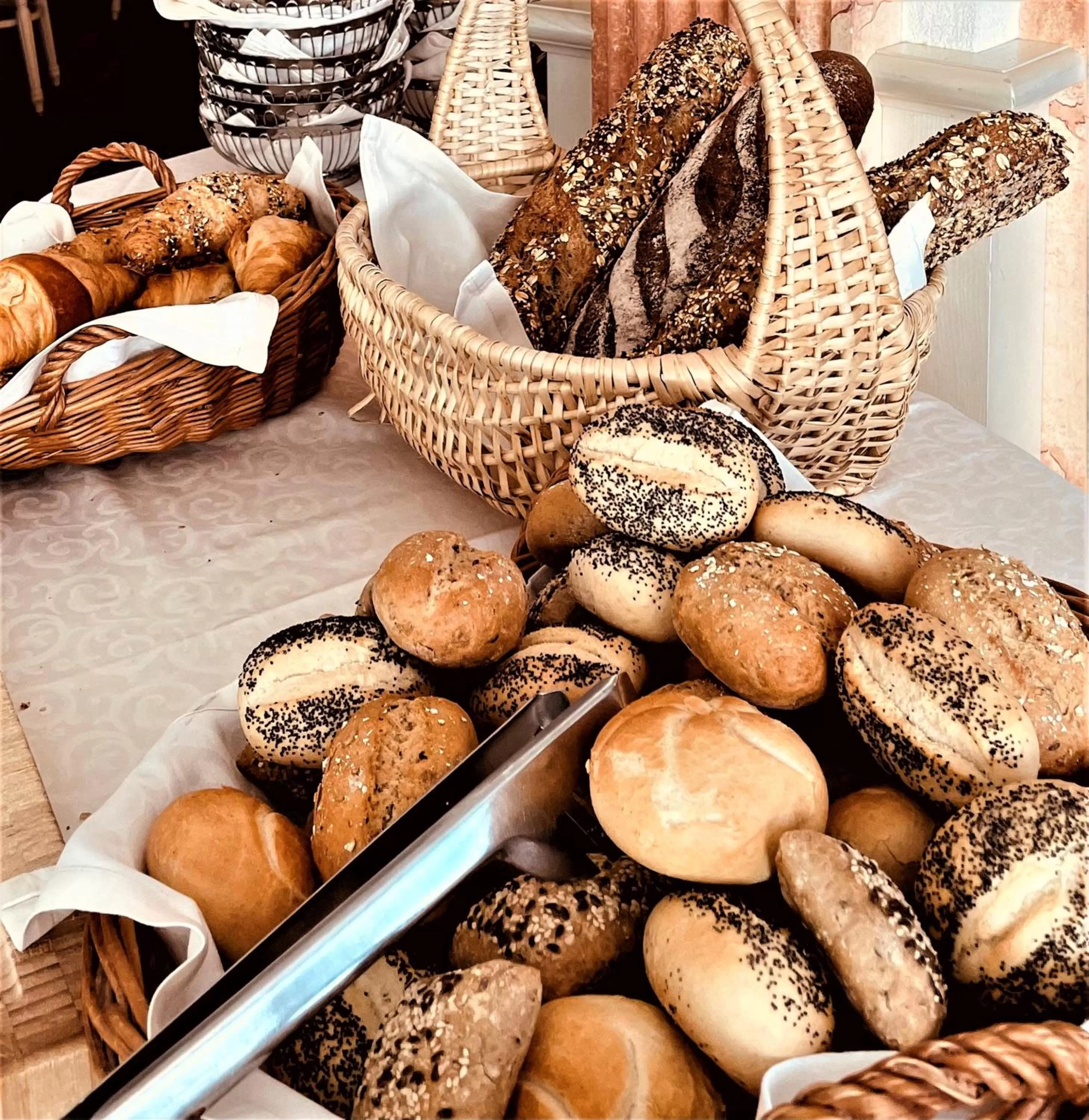 Buffet breakfast in Wellnesshotel Schweizerhof