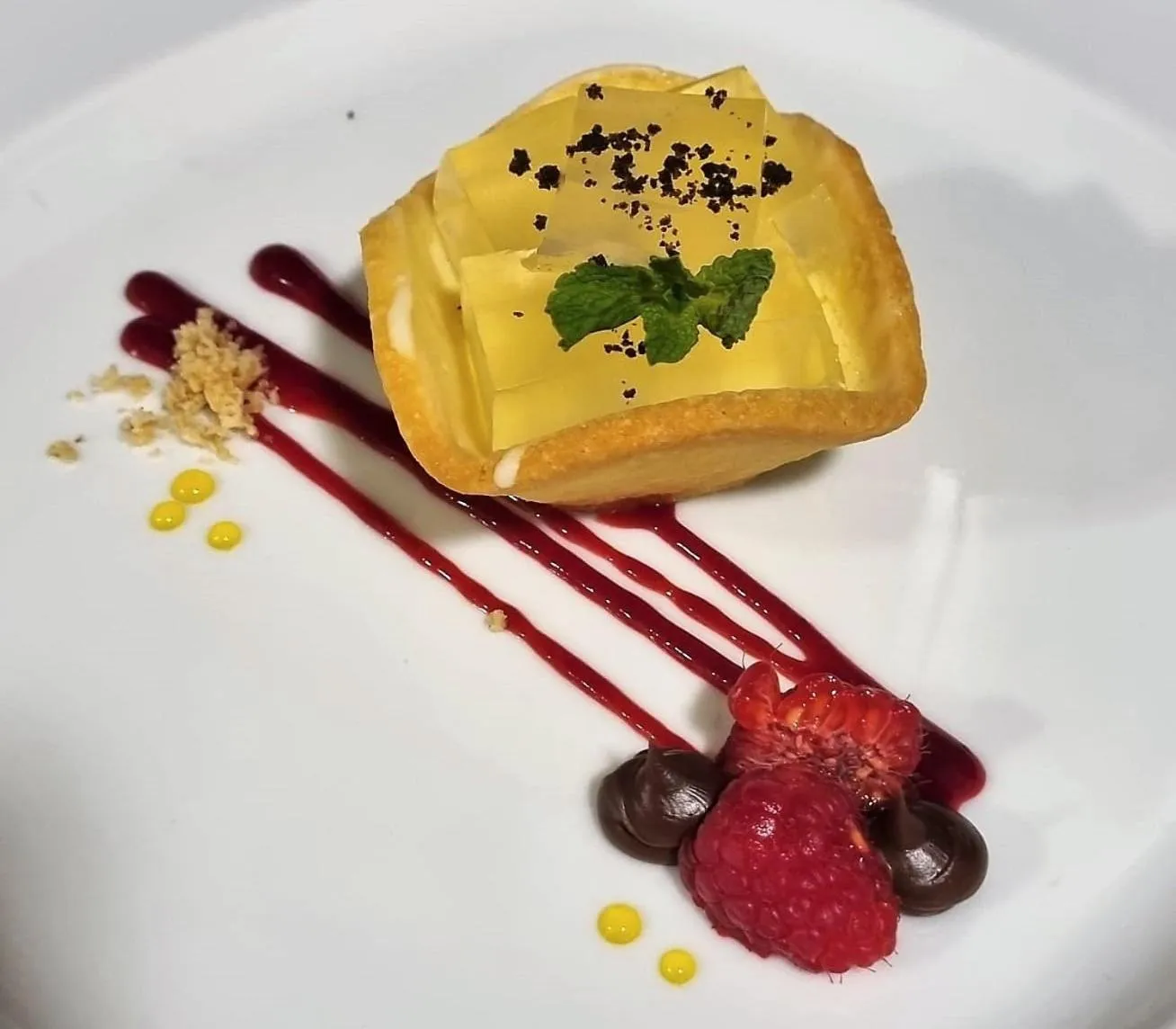 Restaurant/places to eat in Hotel Le Premier