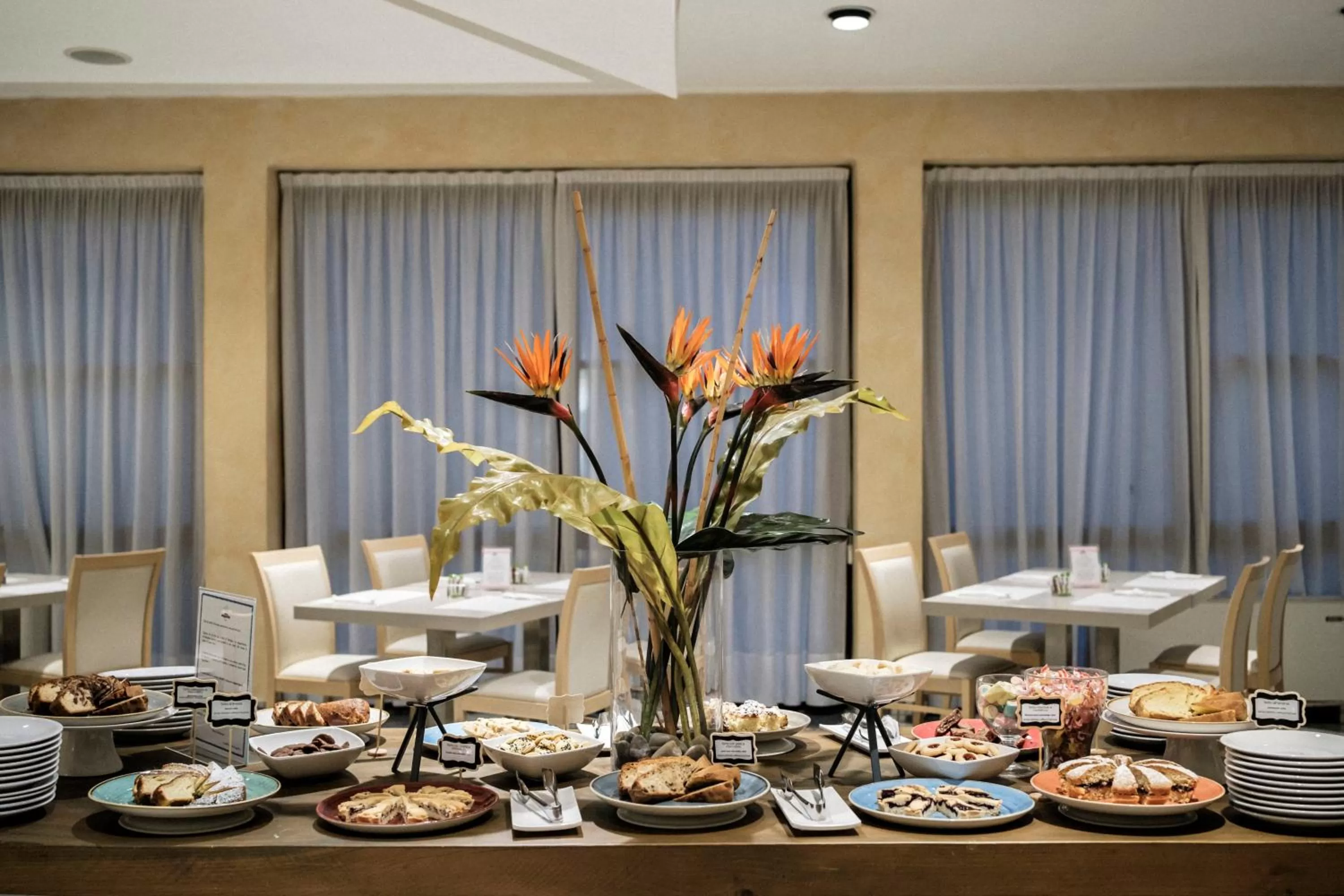 Food and drinks in Hotel Augustus