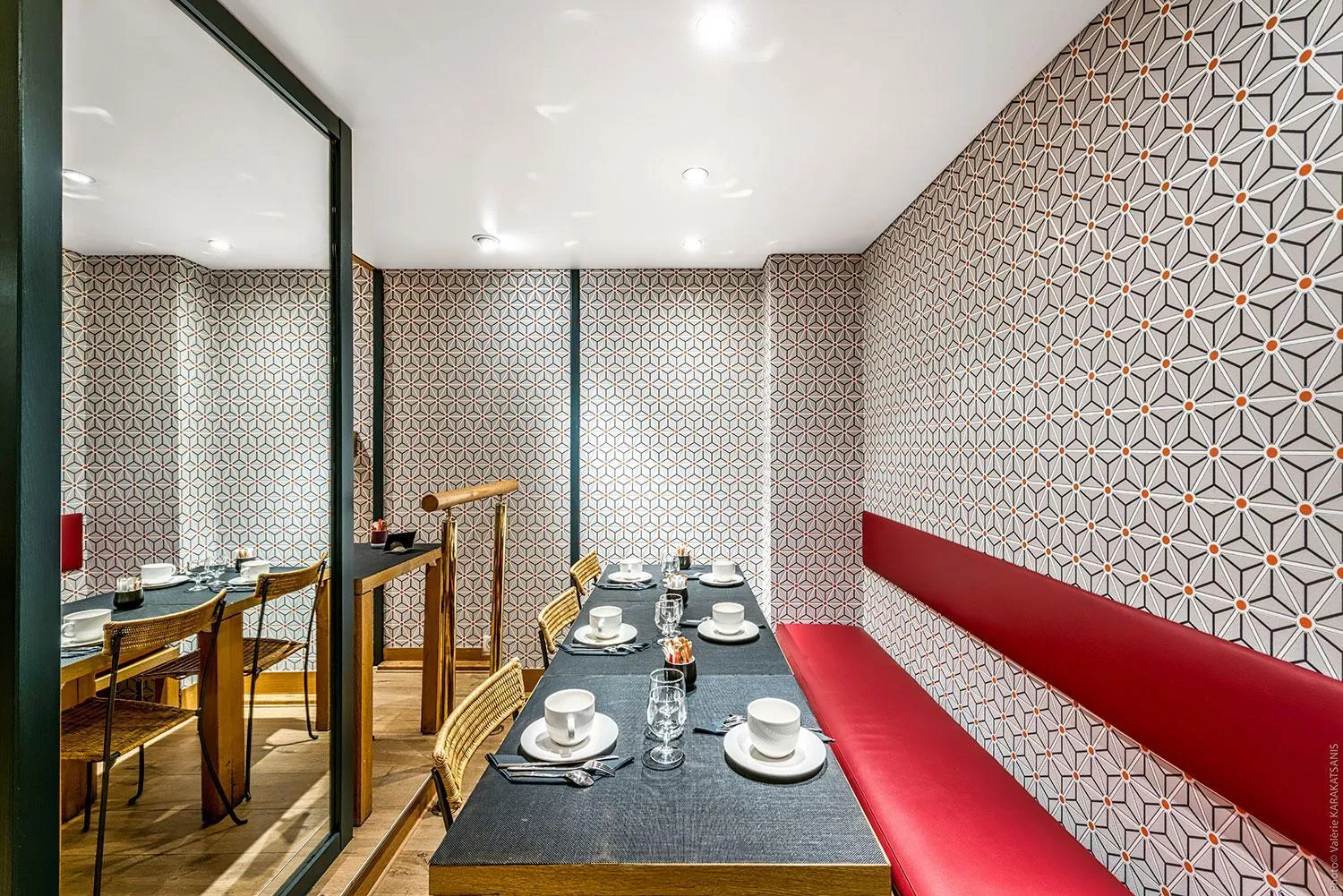 Restaurant/places to eat in Etoile Park Hotel